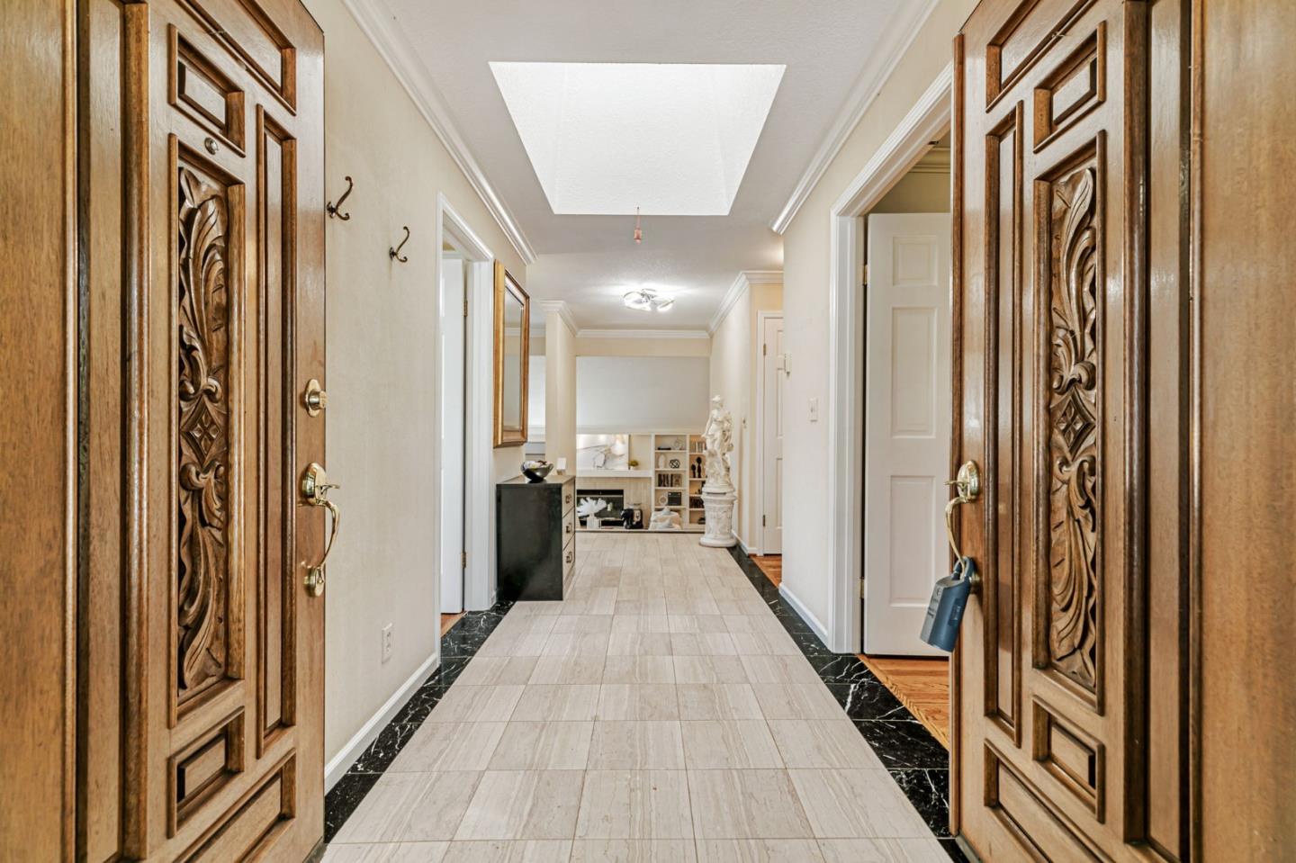 Detail Gallery Image 5 of 42 For 1350 Trinity Dr, Menlo Park,  CA 94025 - 3 Beds | 2/1 Baths