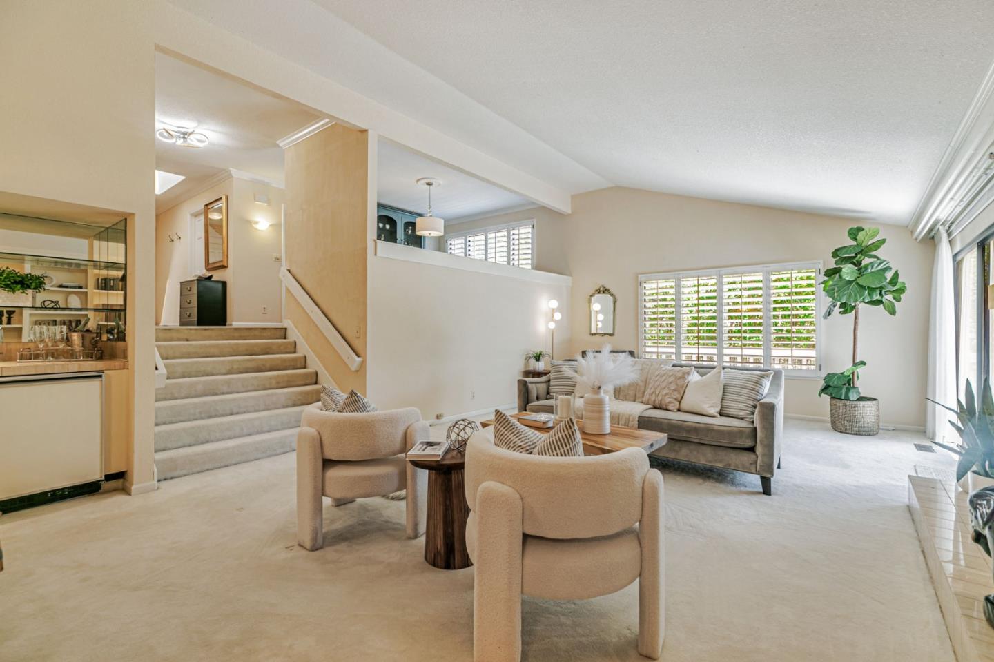 Detail Gallery Image 8 of 42 For 1350 Trinity Dr, Menlo Park,  CA 94025 - 3 Beds | 2/1 Baths