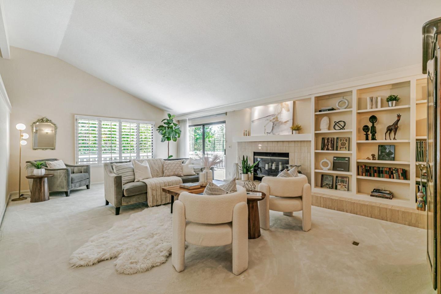 Detail Gallery Image 9 of 42 For 1350 Trinity Dr, Menlo Park,  CA 94025 - 3 Beds | 2/1 Baths