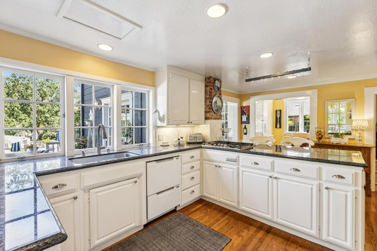 Detail Gallery Image 18 of 100 For 75 Alpine Ave, Los Gatos,  CA 95030 - 5 Beds | 3/2 Baths