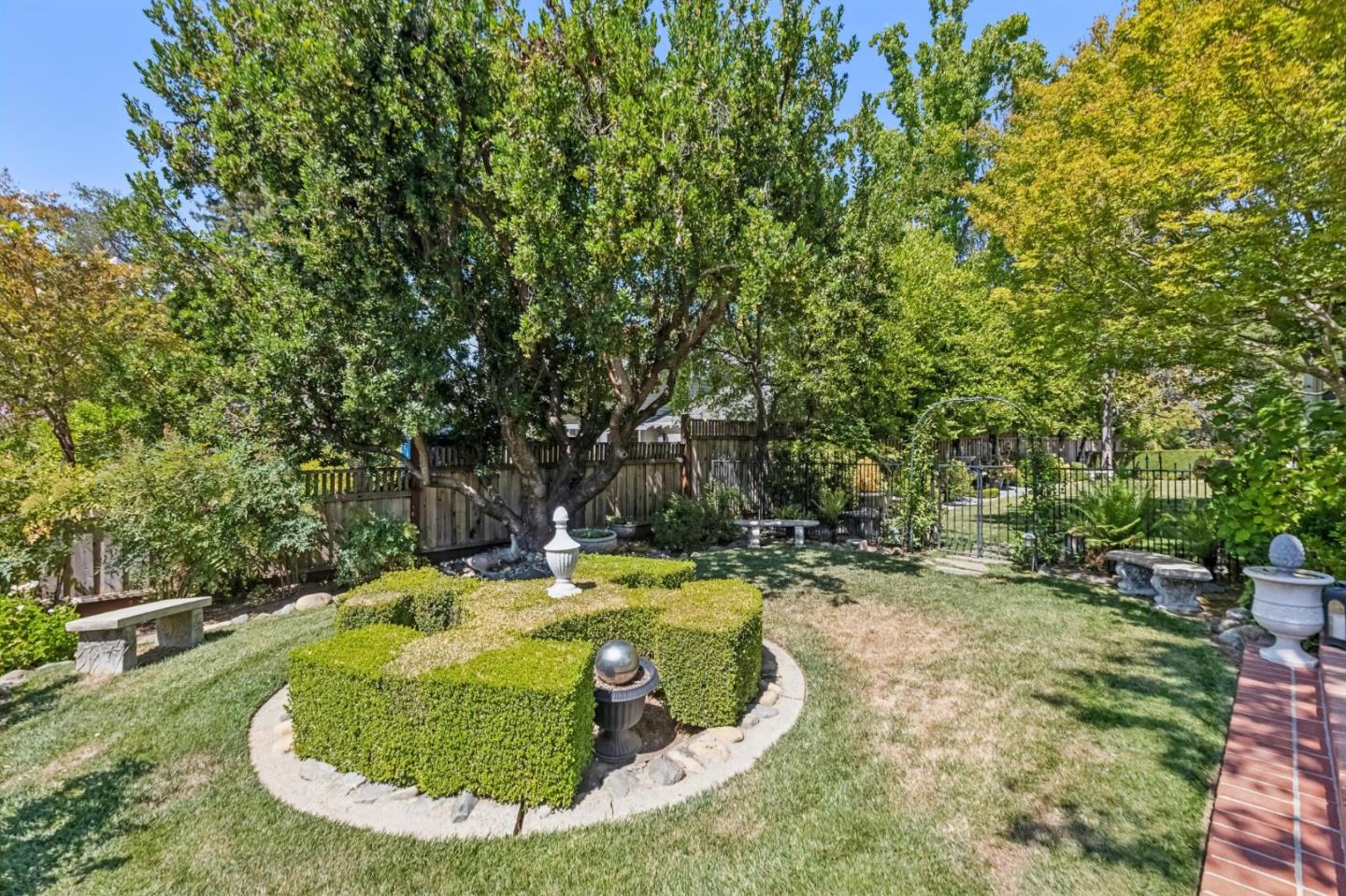 Detail Gallery Image 3 of 100 For 75 Alpine Ave, Los Gatos,  CA 95030 - 5 Beds | 3/2 Baths