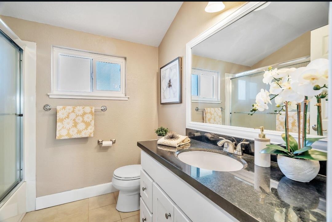 Detail Gallery Image 13 of 43 For 2017 Flintbury Ct, San Jose,  CA 95148 - 5 Beds | 3 Baths