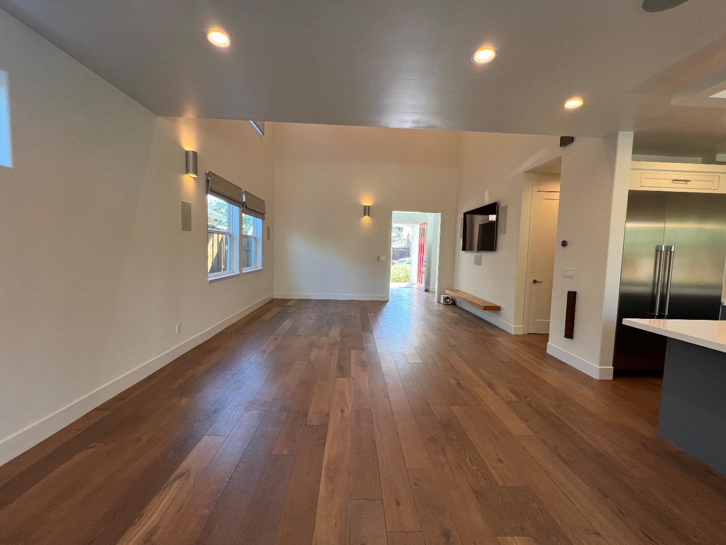 Detail Gallery Image 2 of 17 For 1934 Ellen Ave, San Jose,  CA 95125 - 3 Beds | 3 Baths