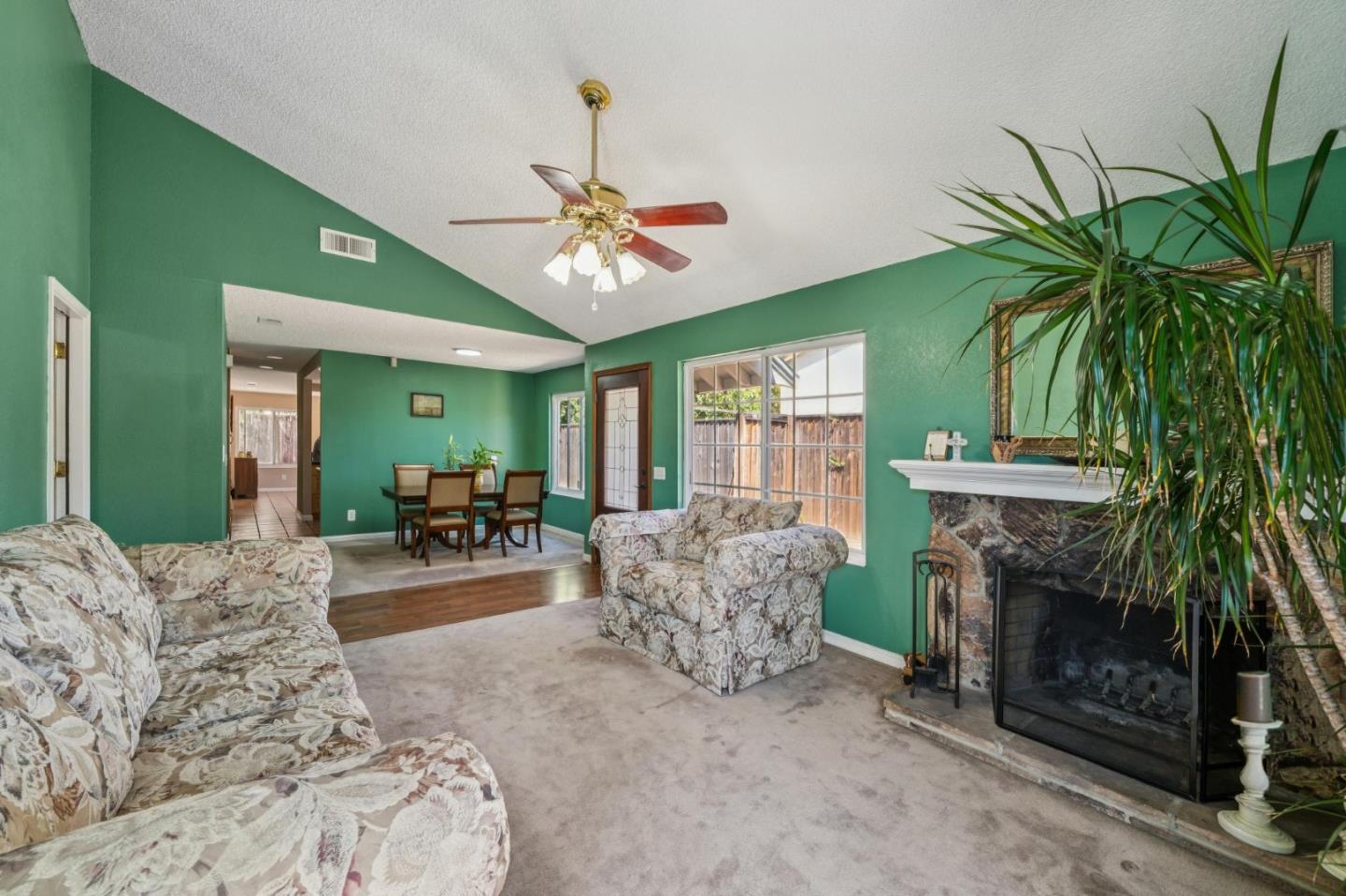 Detail Gallery Image 11 of 47 For 6251 Quartz Pl, Newark,  CA 94560 - 4 Beds | 2 Baths