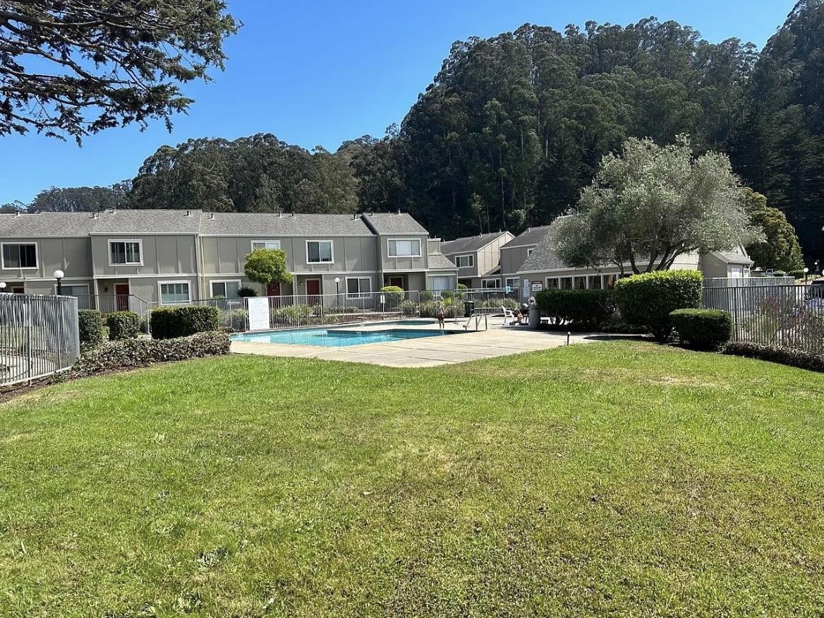Detail Gallery Image 11 of 11 For 1309 Rosita Rd, Pacifica,  CA 94044 - 2 Beds | 1/1 Baths