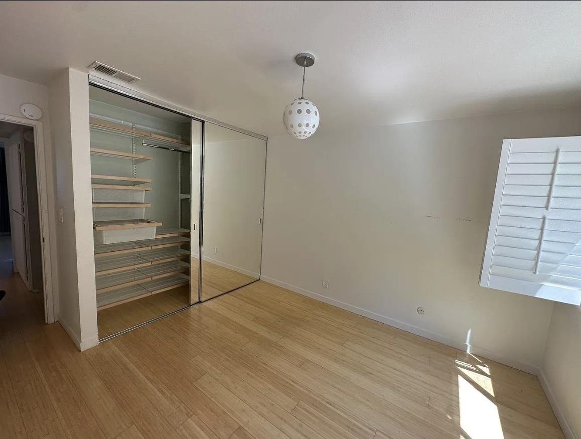 Detail Gallery Image 5 of 11 For 1309 Rosita Rd, Pacifica,  CA 94044 - 2 Beds | 1/1 Baths