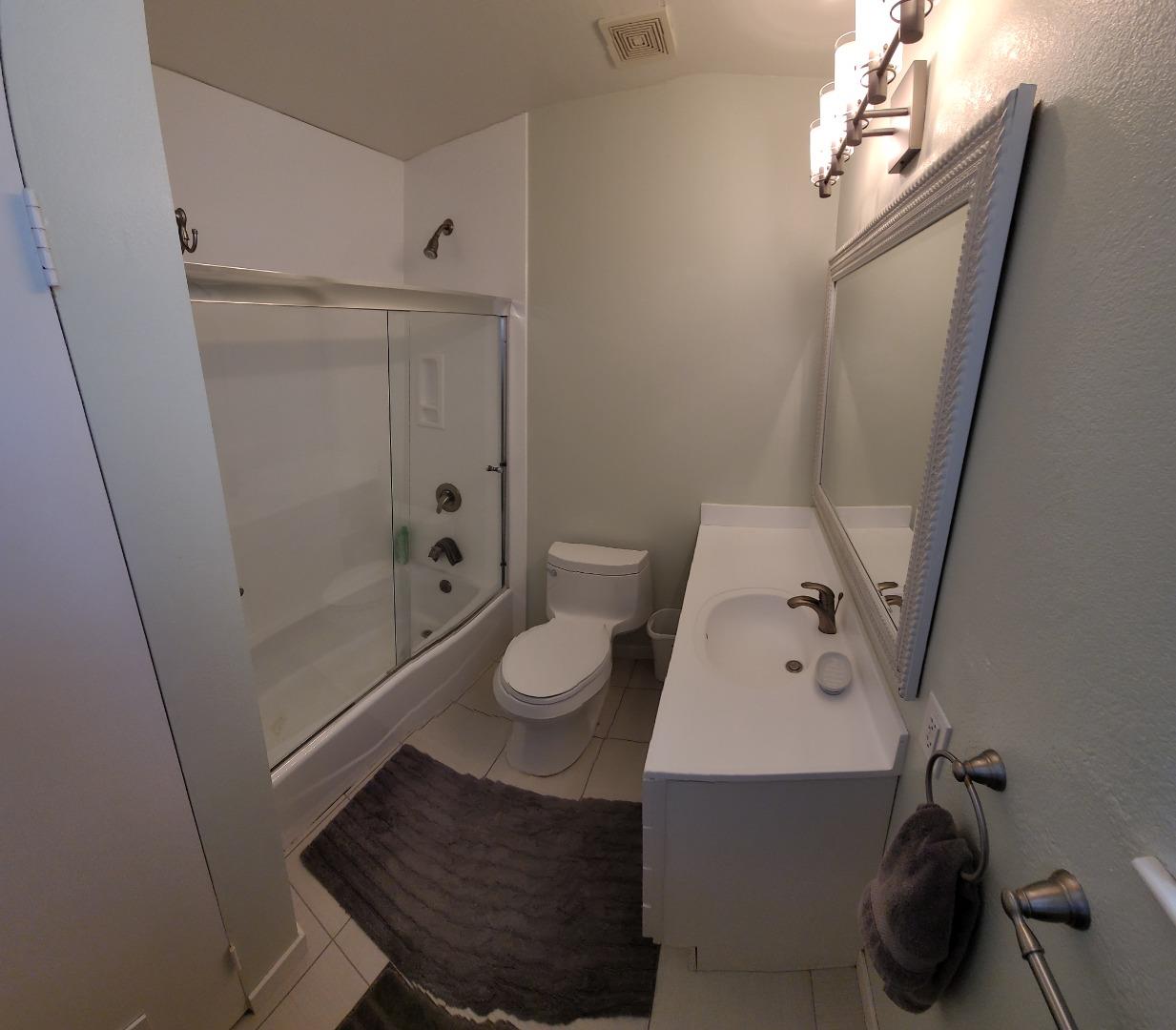 Detail Gallery Image 6 of 11 For 1309 Rosita Rd, Pacifica,  CA 94044 - 2 Beds | 1/1 Baths