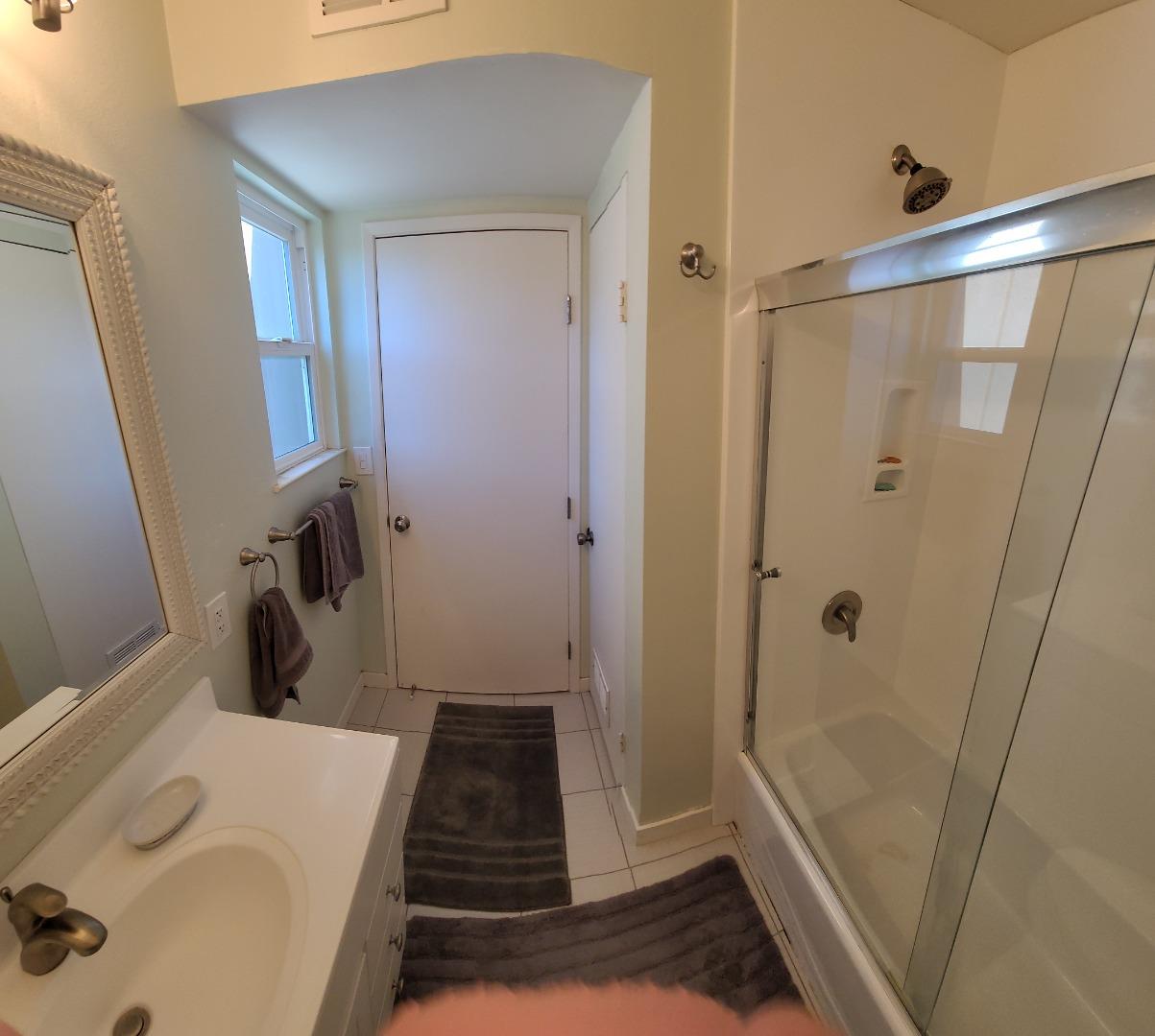 Detail Gallery Image 7 of 11 For 1309 Rosita Rd, Pacifica,  CA 94044 - 2 Beds | 1/1 Baths