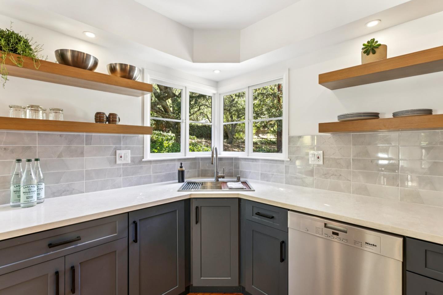 Detail Gallery Image 13 of 70 For 59 Davis Rd, Orinda,  CA 94563 - 3 Beds | 2 Baths