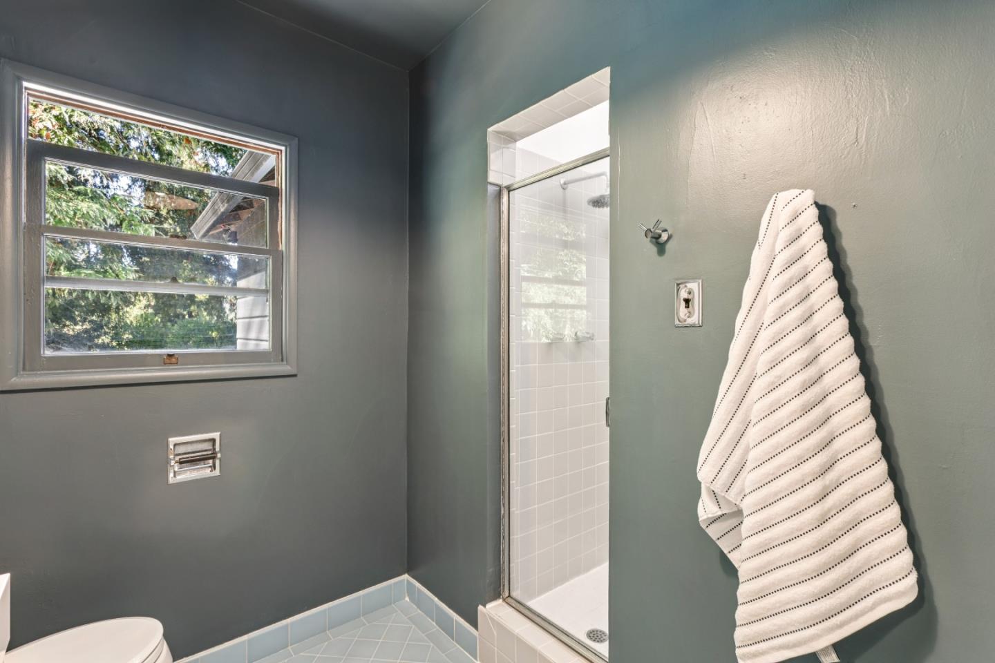 Detail Gallery Image 21 of 70 For 59 Davis Rd, Orinda,  CA 94563 - 3 Beds | 2 Baths