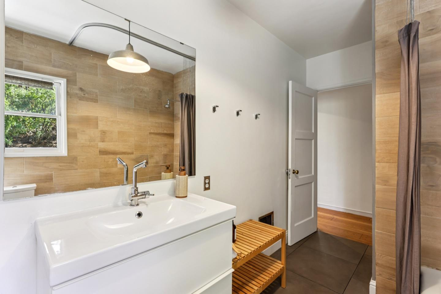 Detail Gallery Image 29 of 70 For 59 Davis Rd, Orinda,  CA 94563 - 3 Beds | 2 Baths