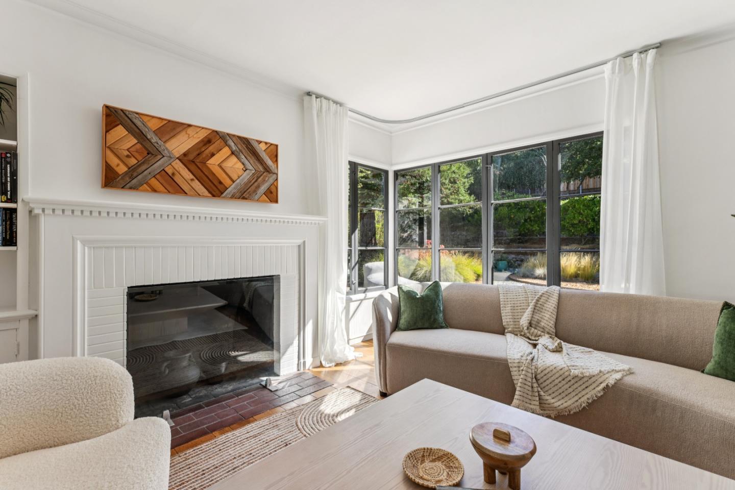 Detail Gallery Image 9 of 70 For 59 Davis Rd, Orinda,  CA 94563 - 3 Beds | 2 Baths