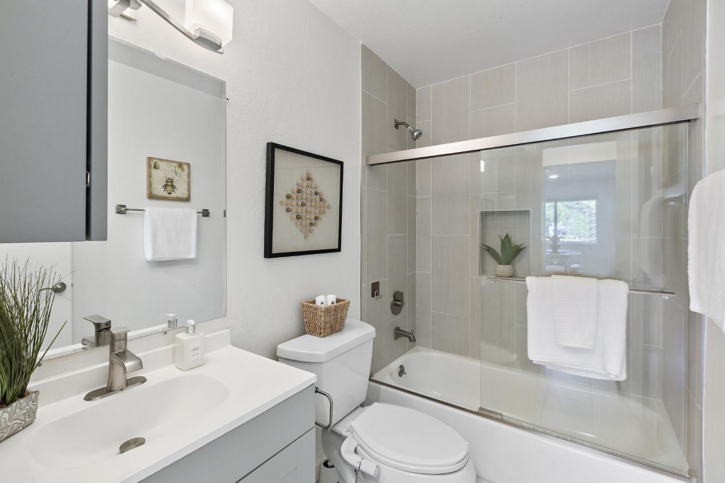 Detail Gallery Image 17 of 68 For 10063 Long Oak Ln, Cupertino,  CA 95014 - 2 Beds | 2 Baths