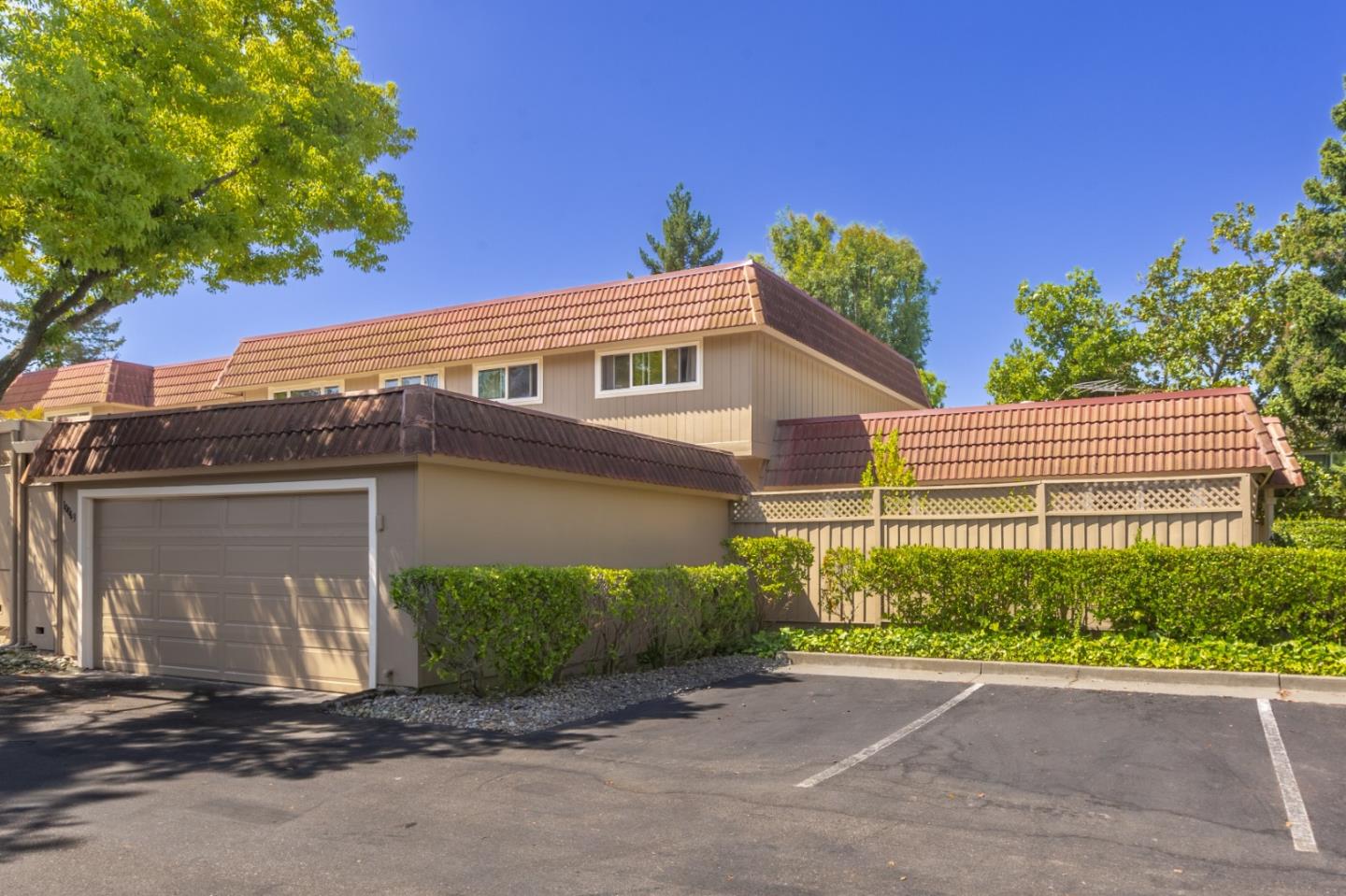 Detail Gallery Image 31 of 68 For 10063 Long Oak Ln, Cupertino,  CA 95014 - 2 Beds | 2 Baths