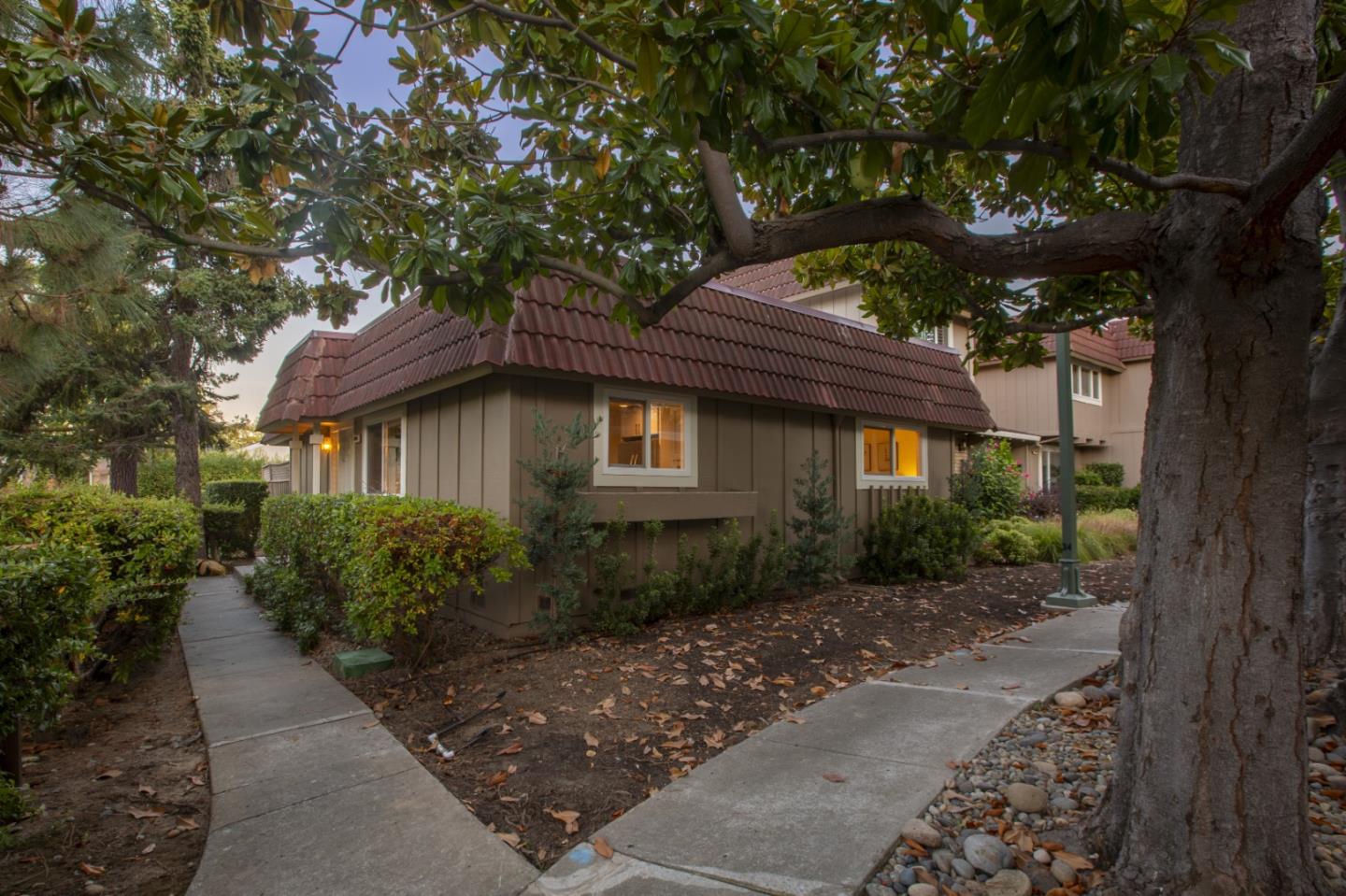 Detail Gallery Image 33 of 68 For 10063 Long Oak Ln, Cupertino,  CA 95014 - 2 Beds | 2 Baths