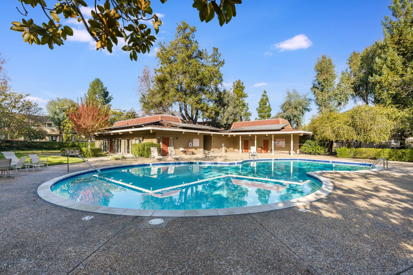 Detail Gallery Image 47 of 68 For 10063 Long Oak Ln, Cupertino,  CA 95014 - 2 Beds | 2 Baths