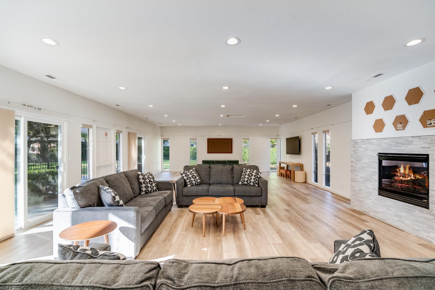 Detail Gallery Image 49 of 68 For 10063 Long Oak Ln, Cupertino,  CA 95014 - 2 Beds | 2 Baths
