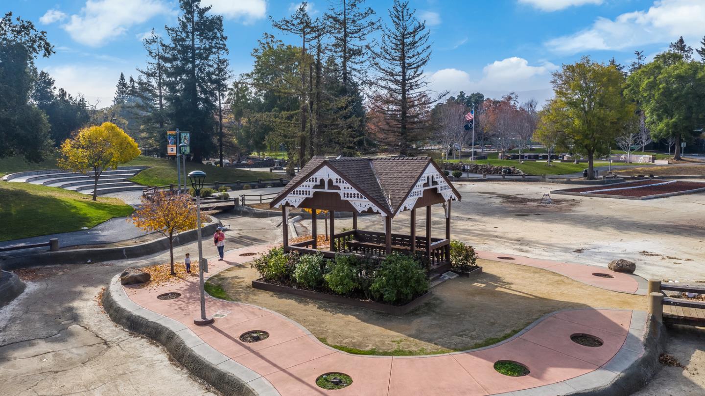 Detail Gallery Image 52 of 68 For 10063 Long Oak Ln, Cupertino,  CA 95014 - 2 Beds | 2 Baths