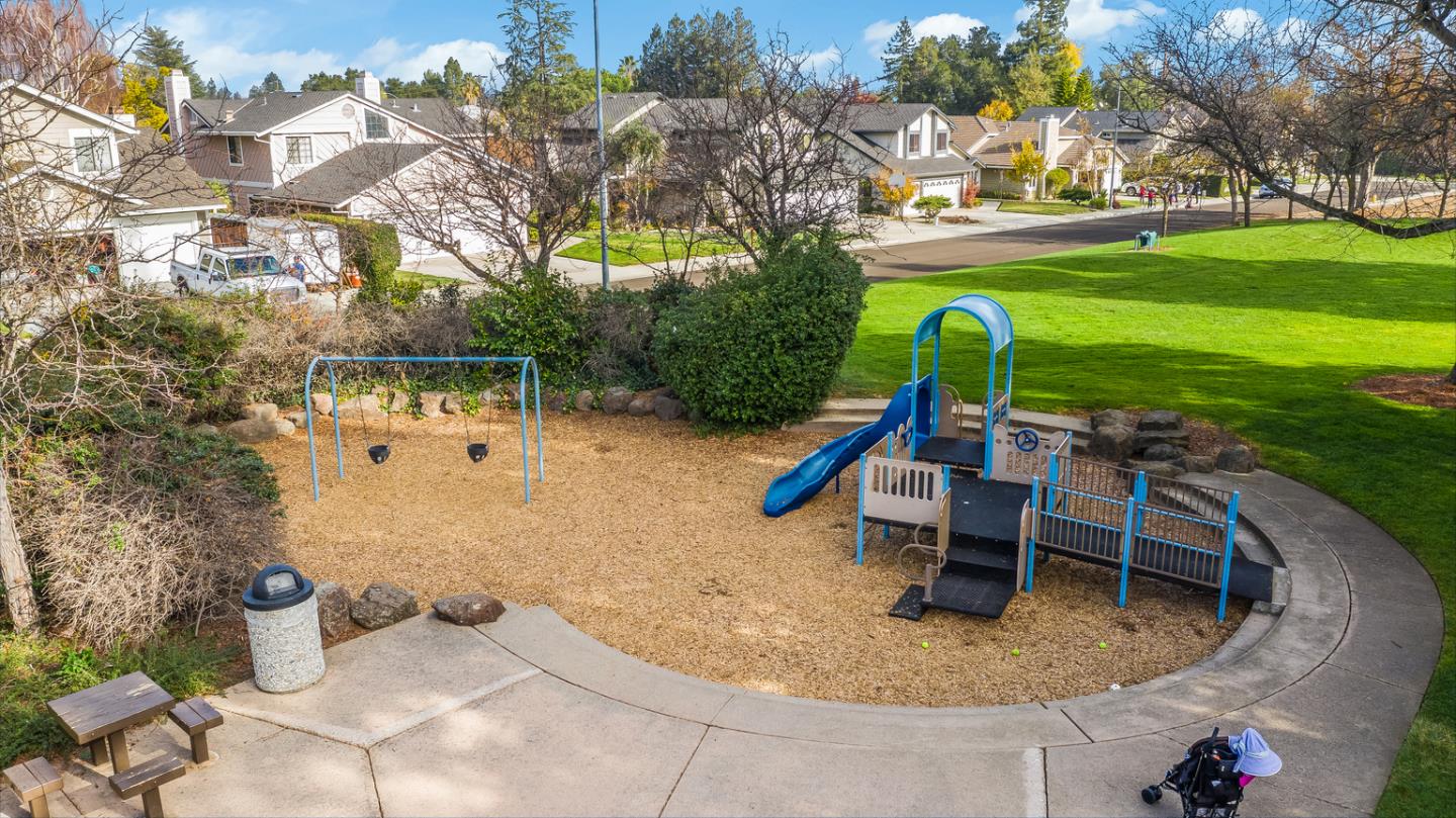 Detail Gallery Image 59 of 68 For 10063 Long Oak Ln, Cupertino,  CA 95014 - 2 Beds | 2 Baths