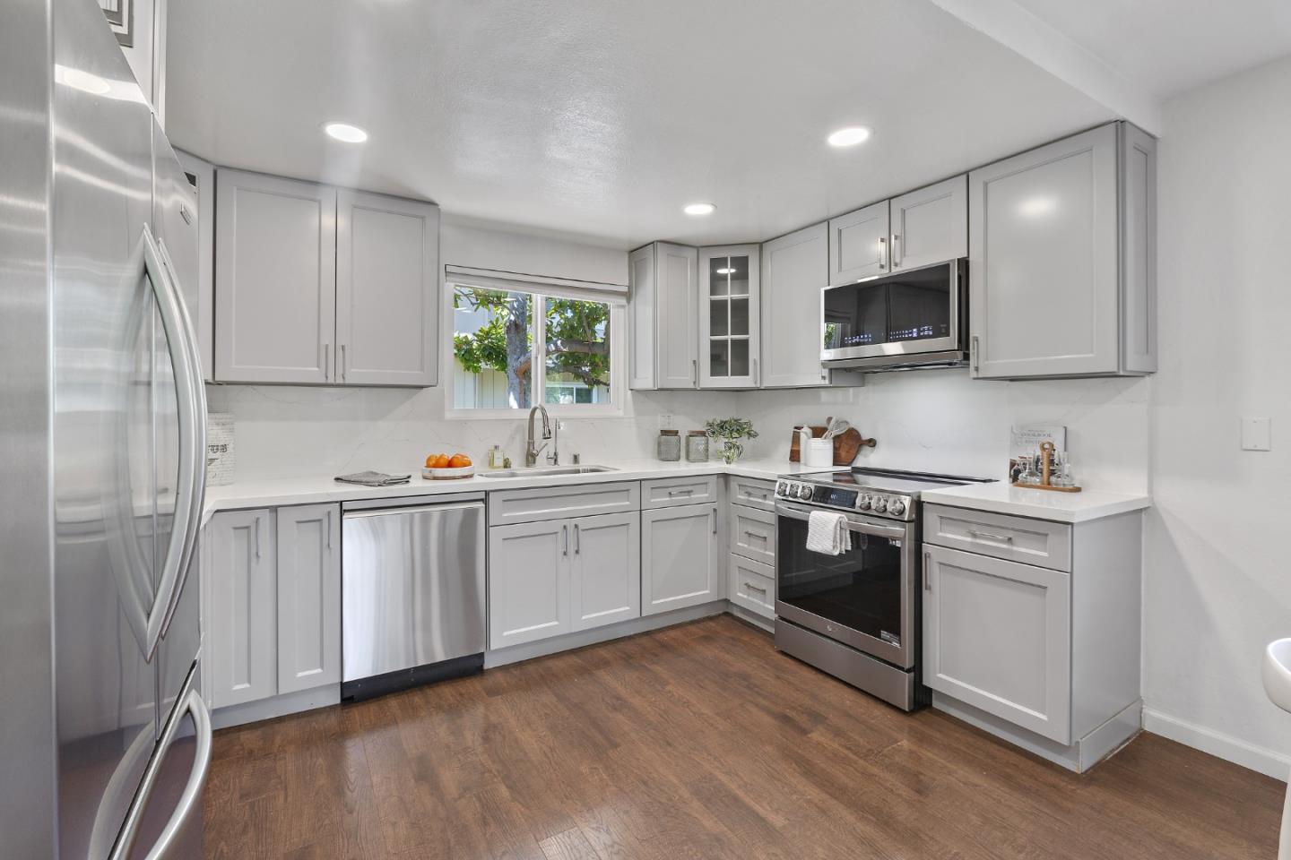 Detail Gallery Image 7 of 68 For 10063 Long Oak Ln, Cupertino,  CA 95014 - 2 Beds | 2 Baths