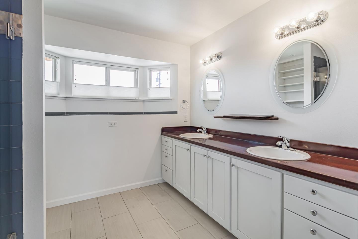 Detail Gallery Image 24 of 73 For 415 Kelly Ave, Half Moon Bay,  CA 94019 - 3 Beds | 2/1 Baths