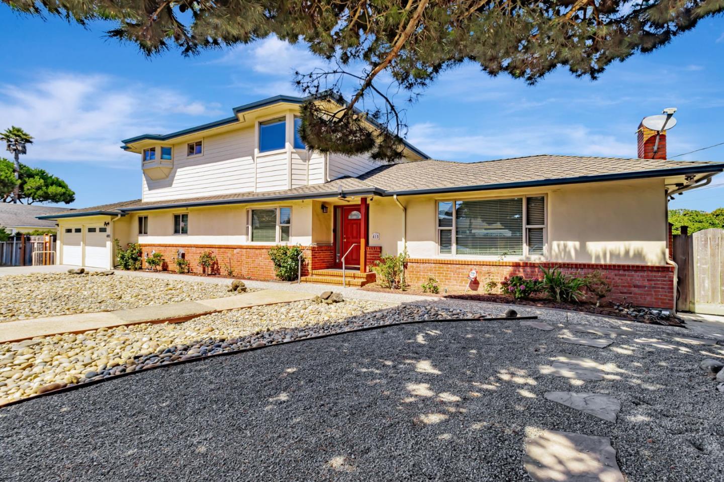 Detail Gallery Image 3 of 73 For 415 Kelly Ave, Half Moon Bay,  CA 94019 - 3 Beds | 2/1 Baths