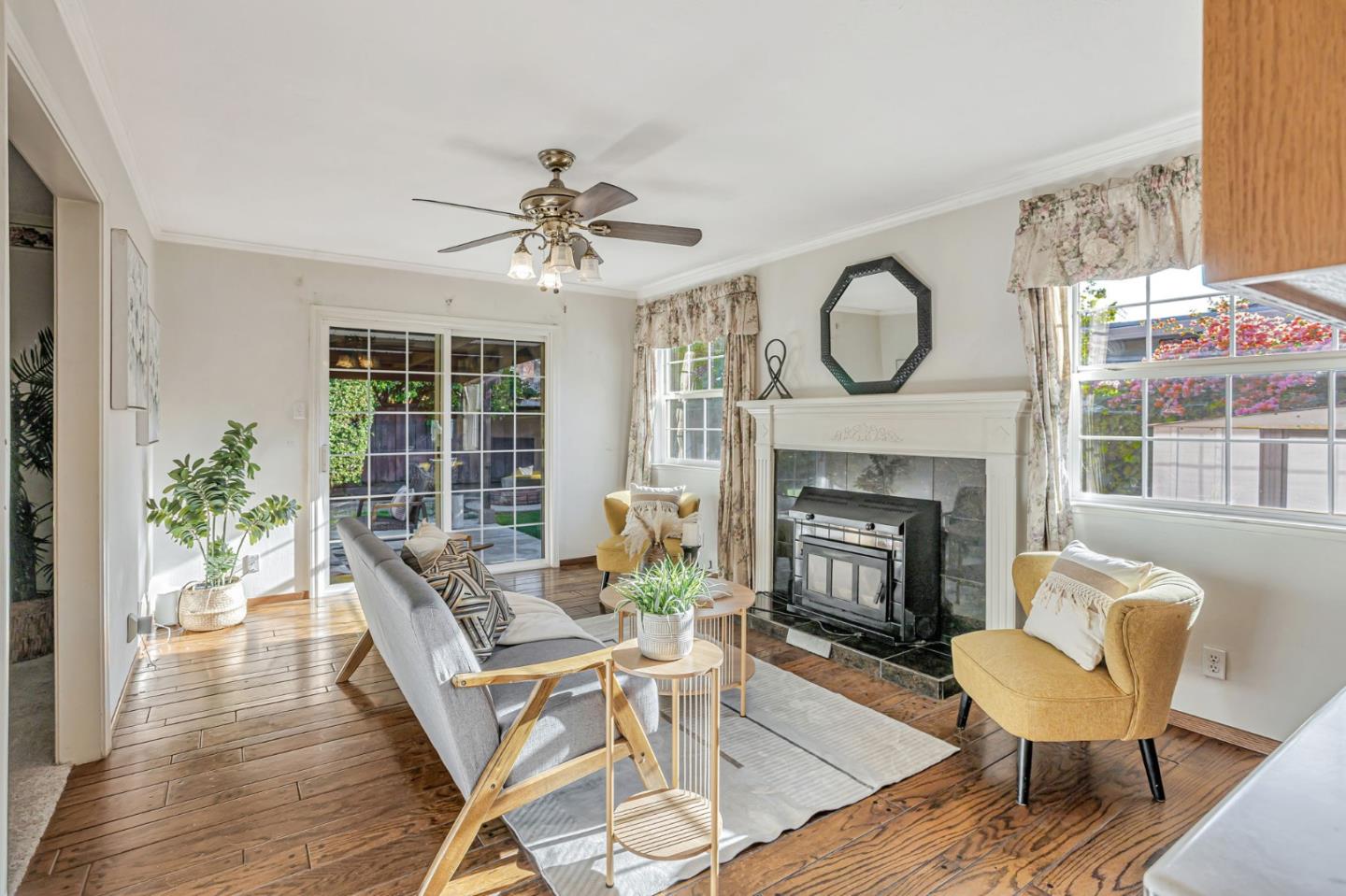 Detail Gallery Image 2 of 42 For 1610 Willowbrook Dr, San Jose,  CA 95118 - 3 Beds | 2 Baths
