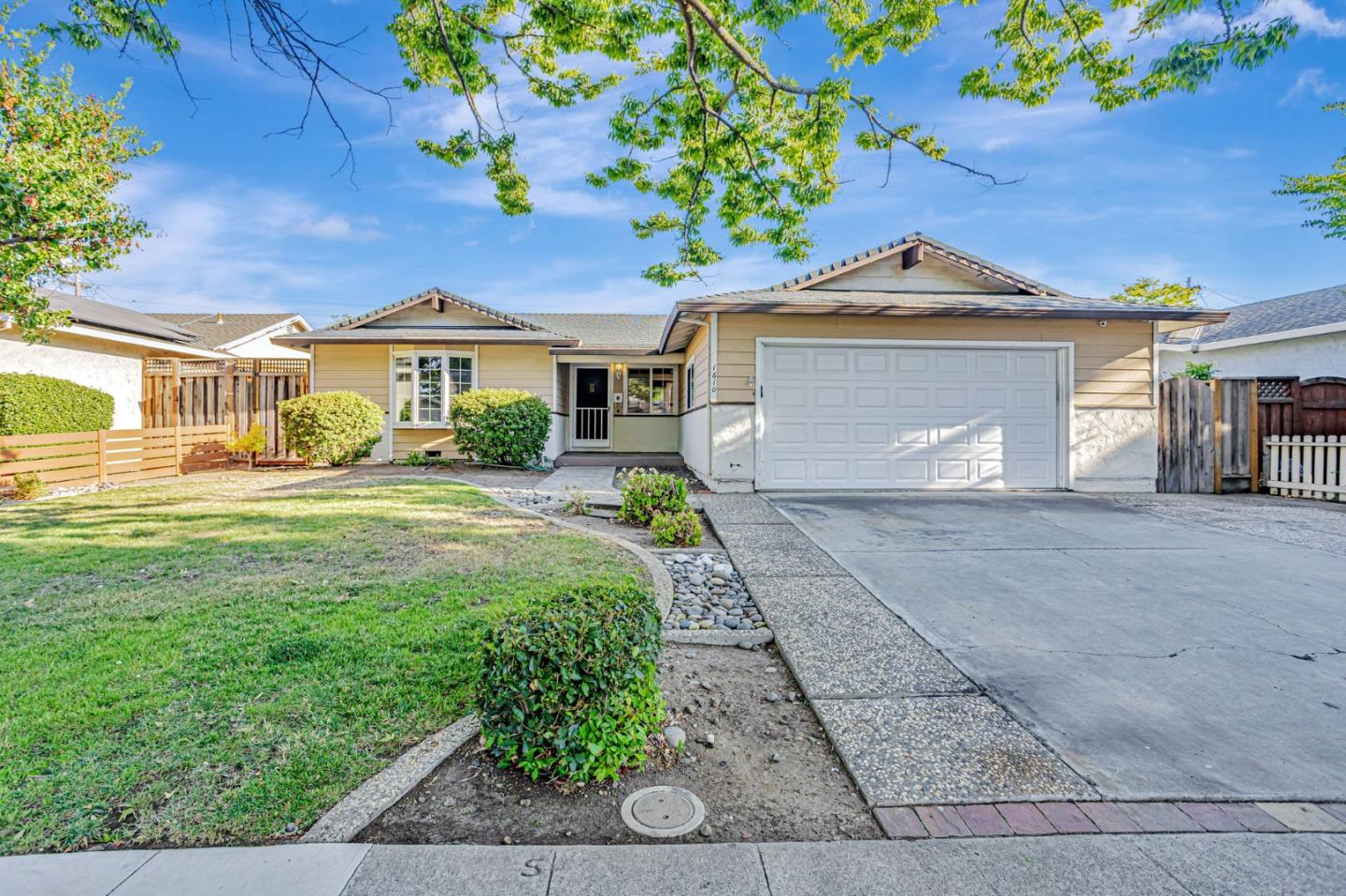 Detail Gallery Image 8 of 42 For 1610 Willowbrook Dr, San Jose,  CA 95118 - 3 Beds | 2 Baths