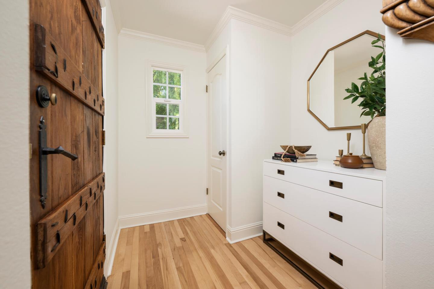 Detail Gallery Image 11 of 38 For 1701 Francis Ct, Belmont,  CA 94002 - 3 Beds | 2 Baths