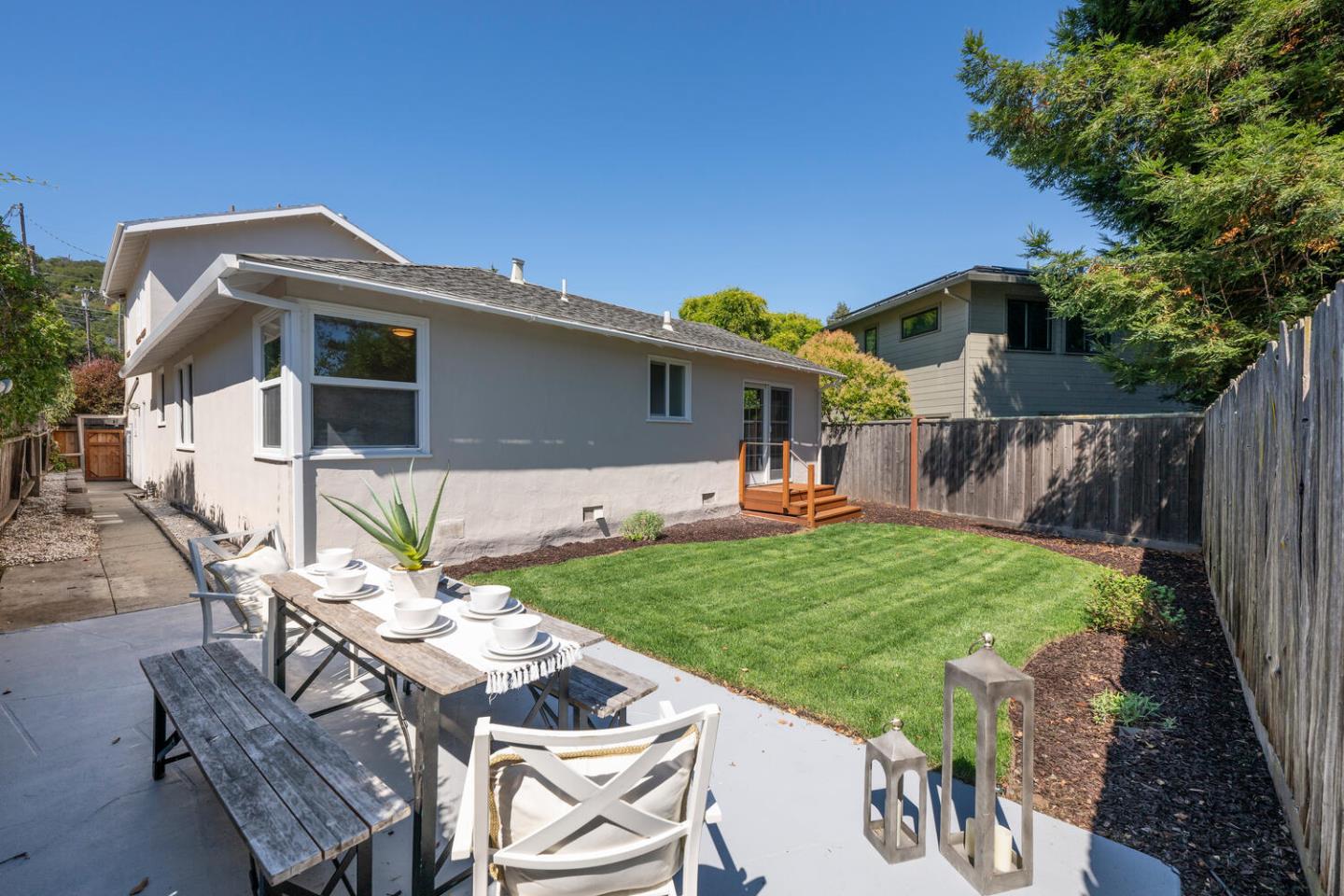Detail Gallery Image 32 of 38 For 1701 Francis Ct, Belmont,  CA 94002 - 3 Beds | 2 Baths
