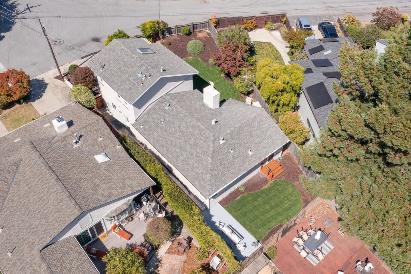 Detail Gallery Image 35 of 38 For 1701 Francis Ct, Belmont,  CA 94002 - 3 Beds | 2 Baths