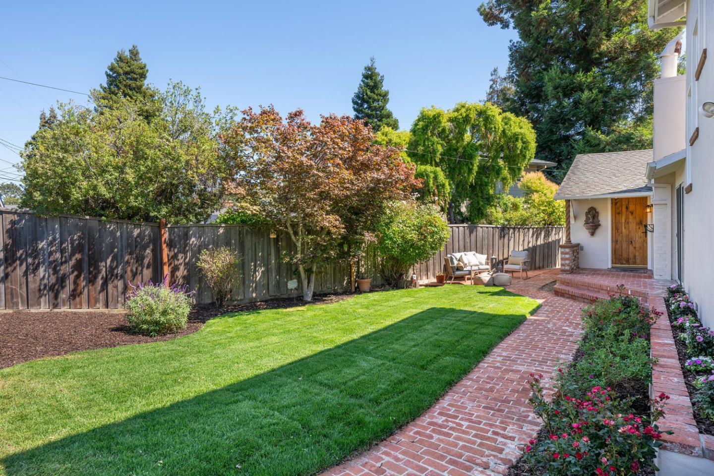 Detail Gallery Image 5 of 38 For 1701 Francis Ct, Belmont,  CA 94002 - 3 Beds | 2 Baths