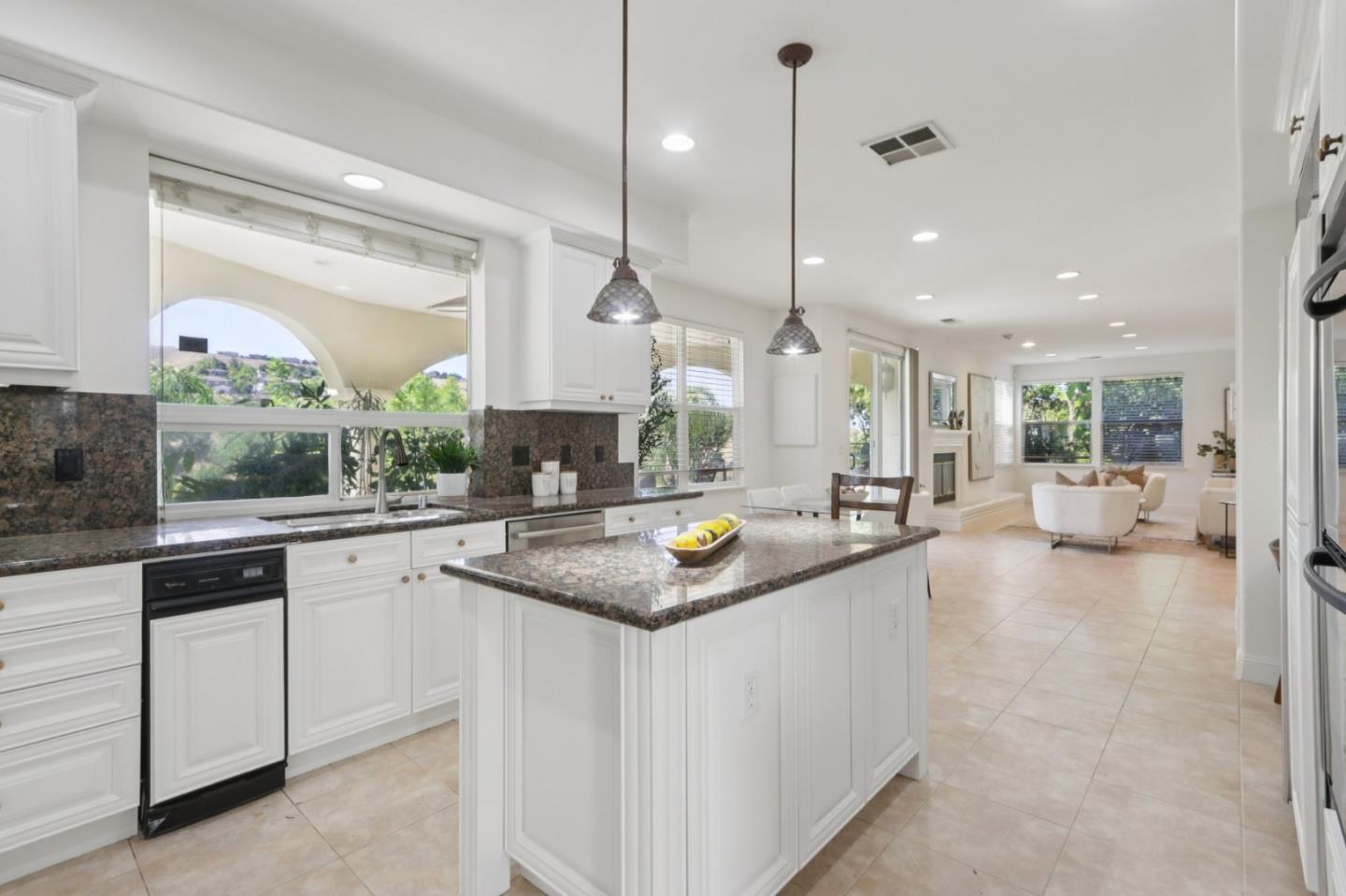 Detail Gallery Image 14 of 112 For 2180 Bellington Ct, San Jose,  CA 95138 - 5 Beds | 3/1 Baths