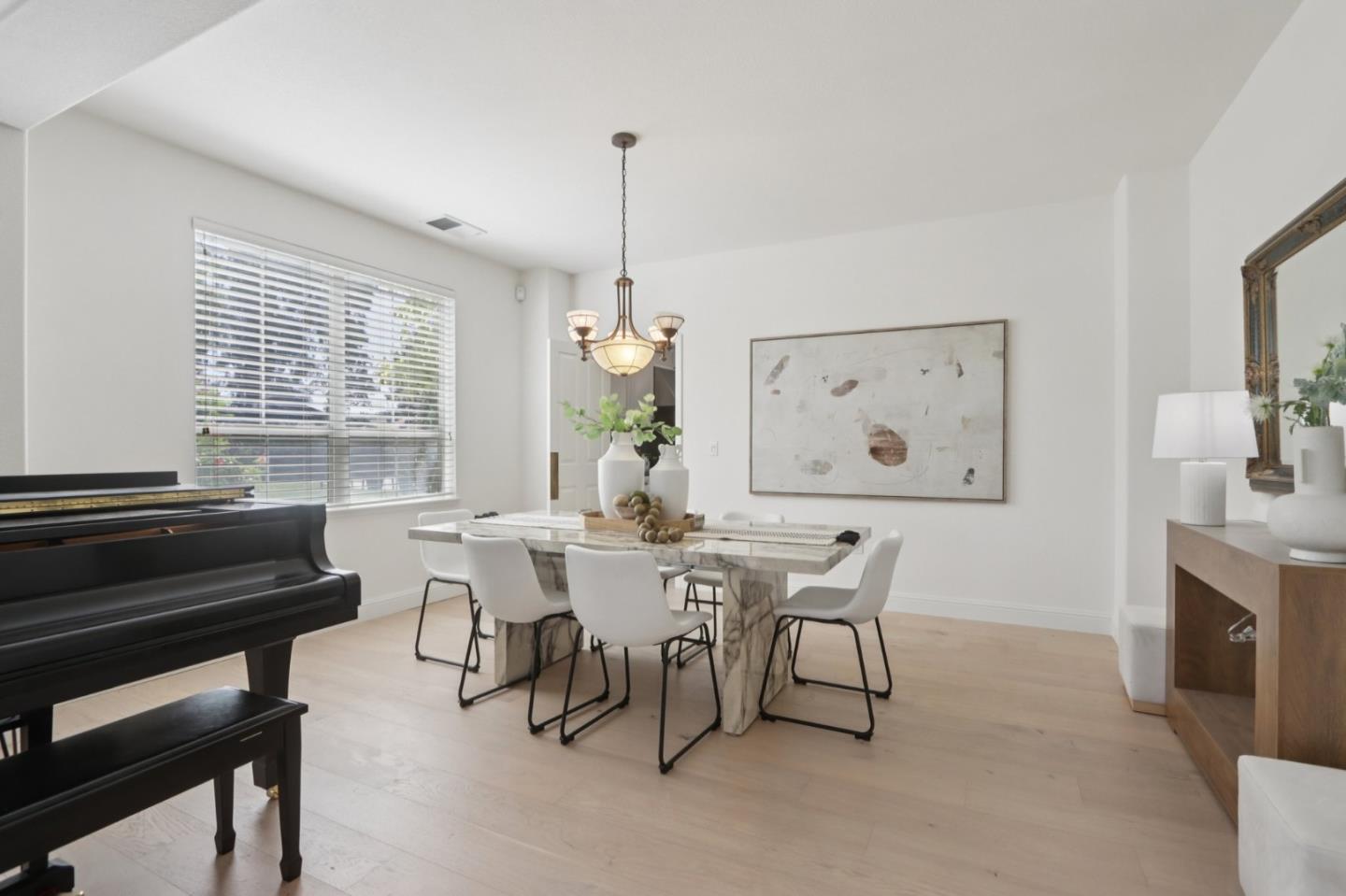 Detail Gallery Image 15 of 112 For 2180 Bellington Ct, San Jose,  CA 95138 - 5 Beds | 3/1 Baths