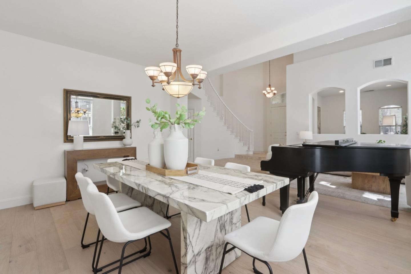 Detail Gallery Image 17 of 112 For 2180 Bellington Ct, San Jose,  CA 95138 - 5 Beds | 3/1 Baths