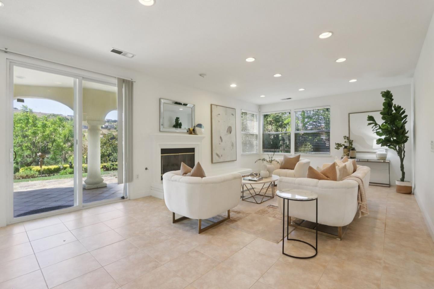Detail Gallery Image 19 of 112 For 2180 Bellington Ct, San Jose,  CA 95138 - 5 Beds | 3/1 Baths