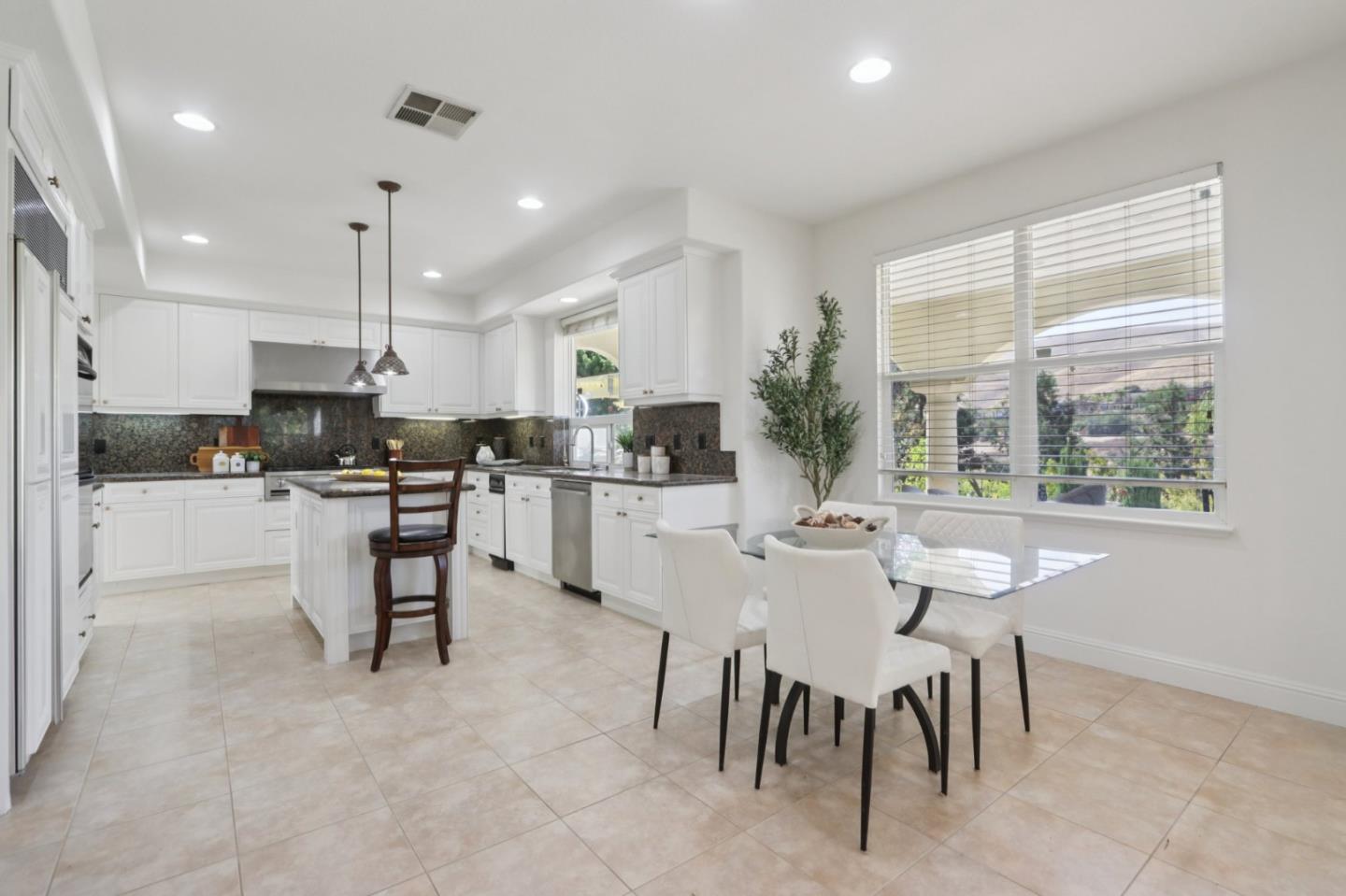 Detail Gallery Image 7 of 112 For 2180 Bellington Ct, San Jose,  CA 95138 - 5 Beds | 3/1 Baths