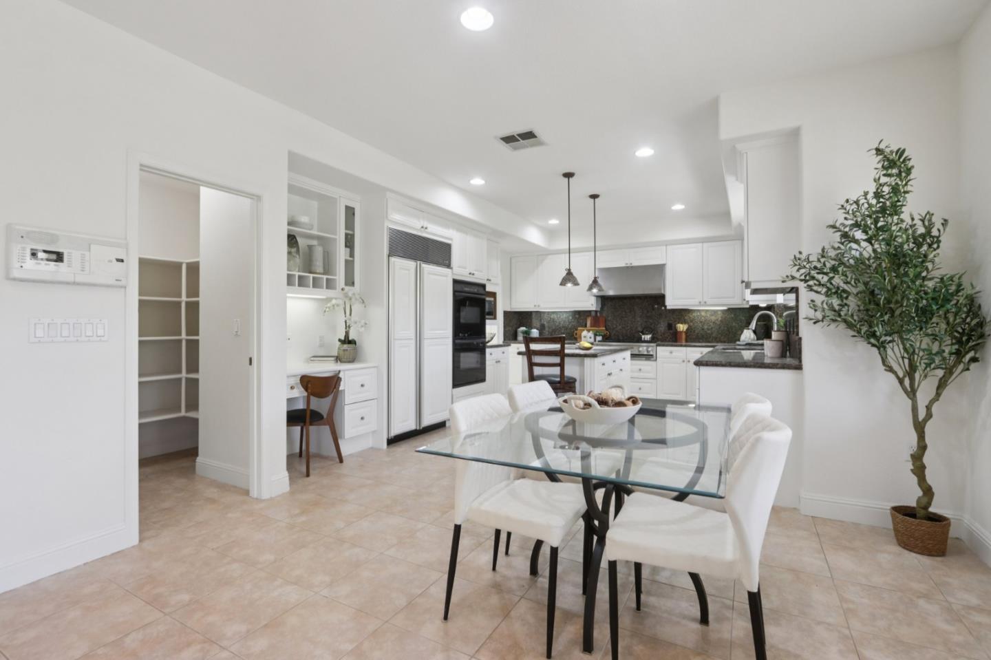 Detail Gallery Image 8 of 112 For 2180 Bellington Ct, San Jose,  CA 95138 - 5 Beds | 3/1 Baths