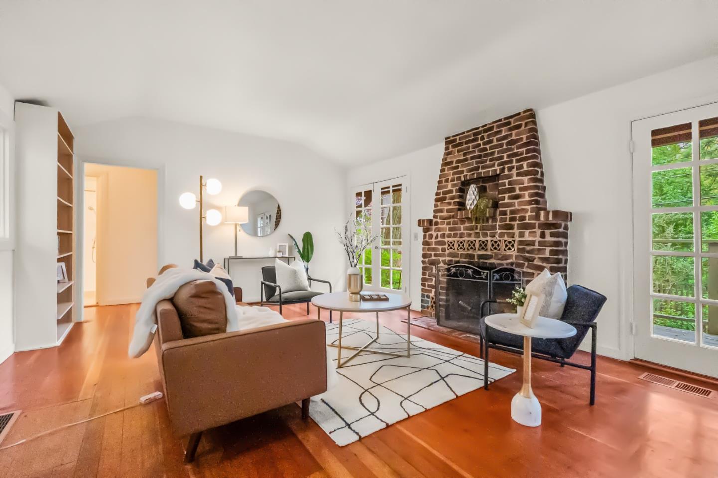 Detail Gallery Image 10 of 22 For 121 Skylonda Dr, Redwood City,  CA 94062 - 2 Beds | 1 Baths