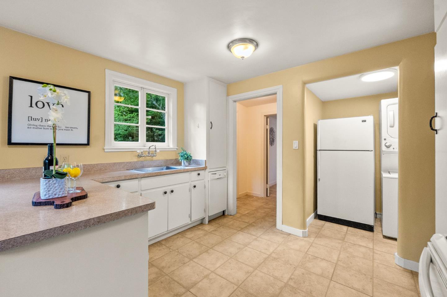 Detail Gallery Image 6 of 22 For 121 Skylonda Dr, Redwood City,  CA 94062 - 2 Beds | 1 Baths