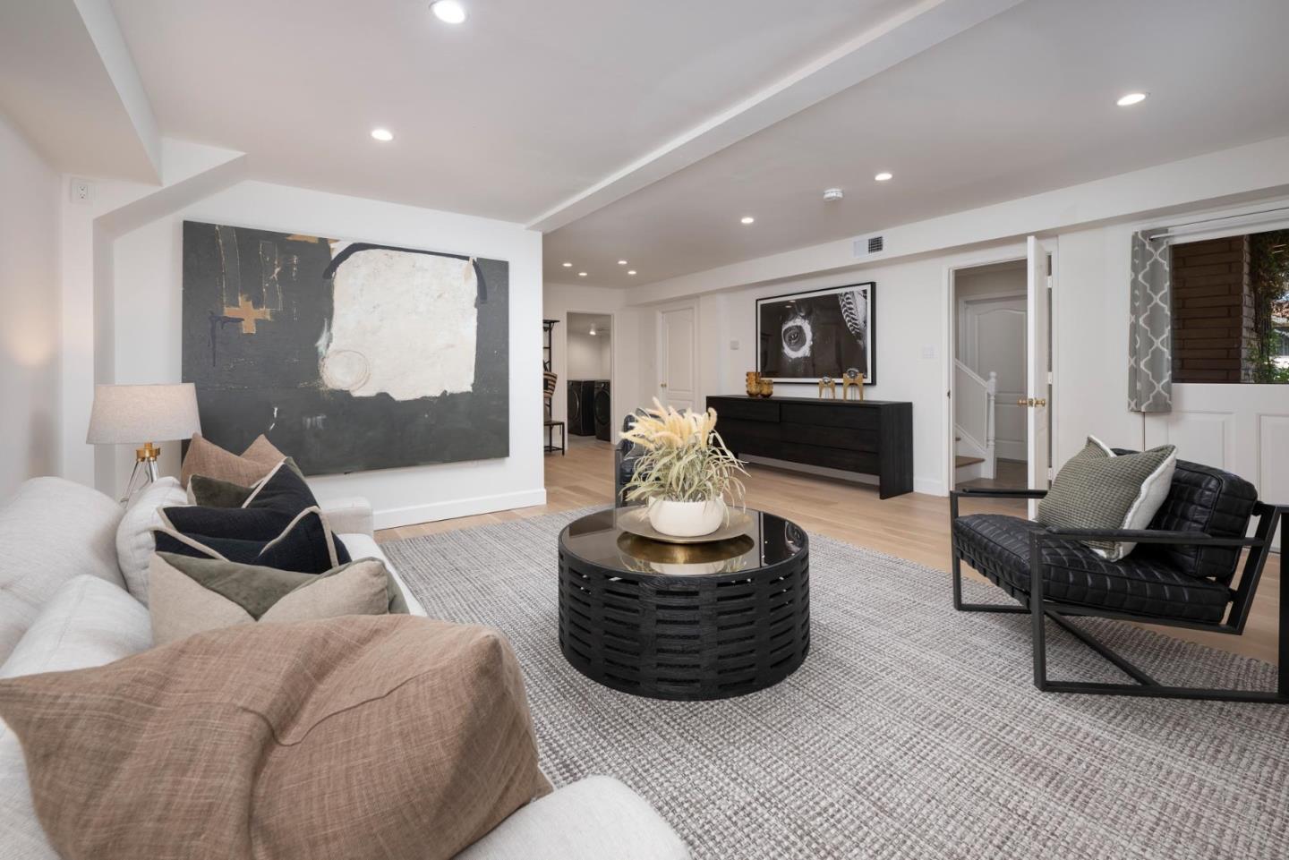 Detail Gallery Image 11 of 28 For 25 Bertocchi Ln, Millbrae,  CA 94030 - 4 Beds | 3 Baths