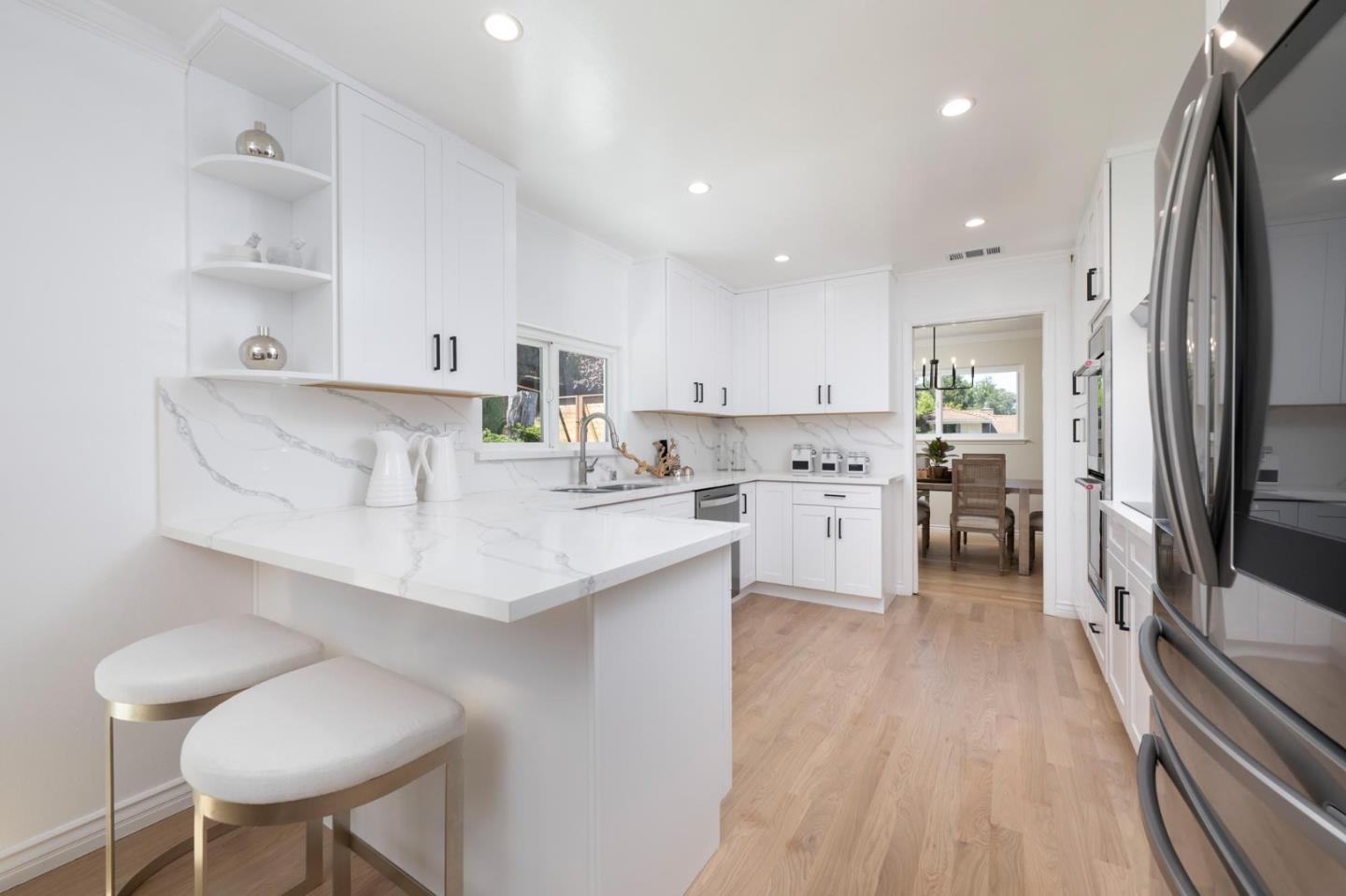 Detail Gallery Image 7 of 28 For 25 Bertocchi Ln, Millbrae,  CA 94030 - 4 Beds | 3 Baths