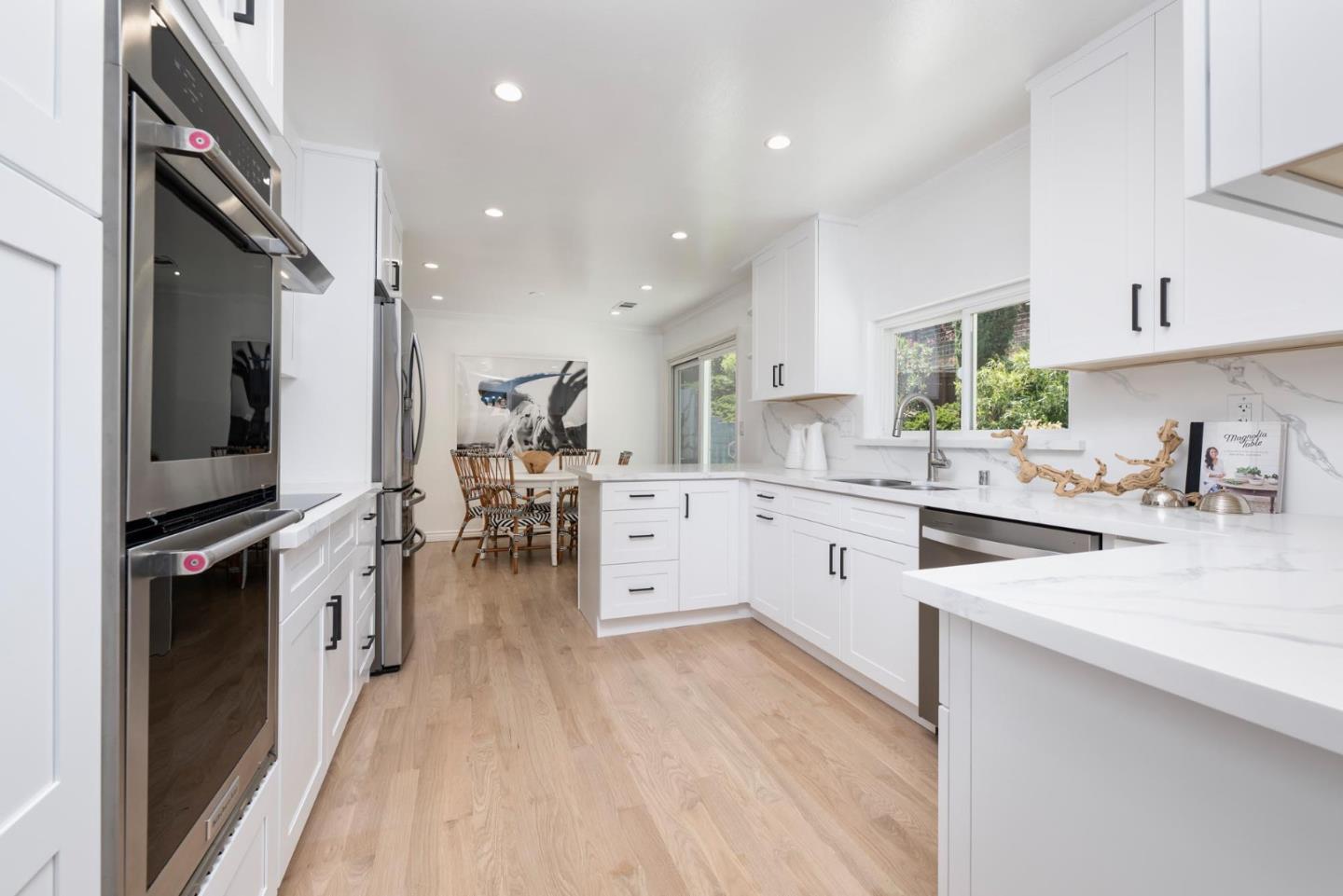 Detail Gallery Image 8 of 28 For 25 Bertocchi Ln, Millbrae,  CA 94030 - 4 Beds | 3 Baths