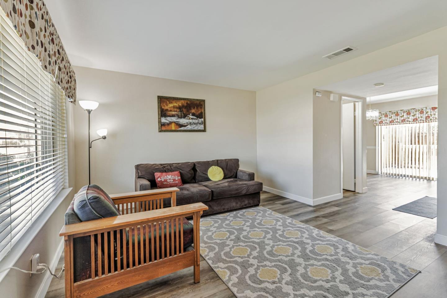 Detail Gallery Image 14 of 44 For 1981 Monterey Dr, Livermore,  CA 94551 - 4 Beds | 2/1 Baths