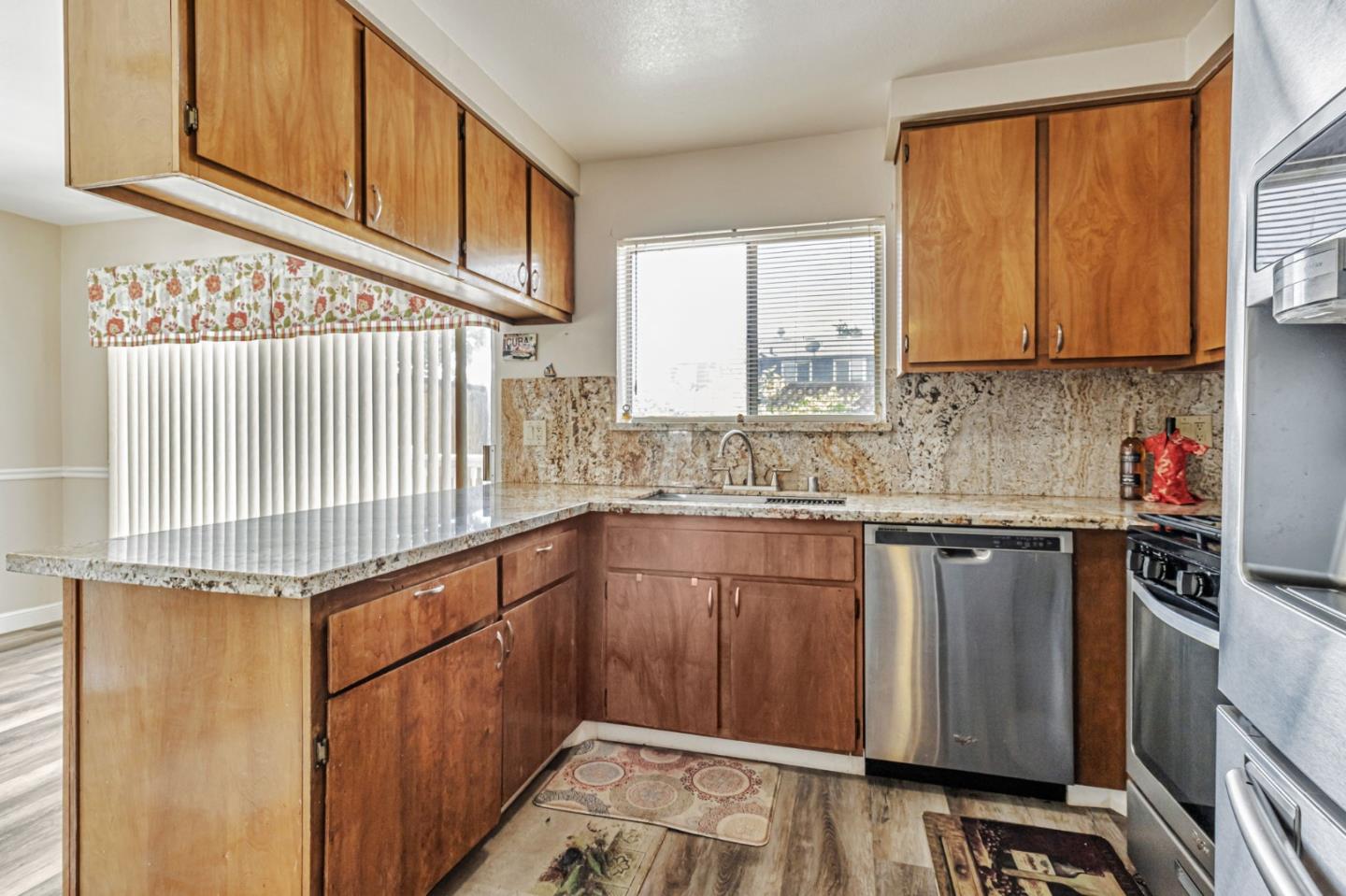 Detail Gallery Image 19 of 44 For 1981 Monterey Dr, Livermore,  CA 94551 - 4 Beds | 2/1 Baths