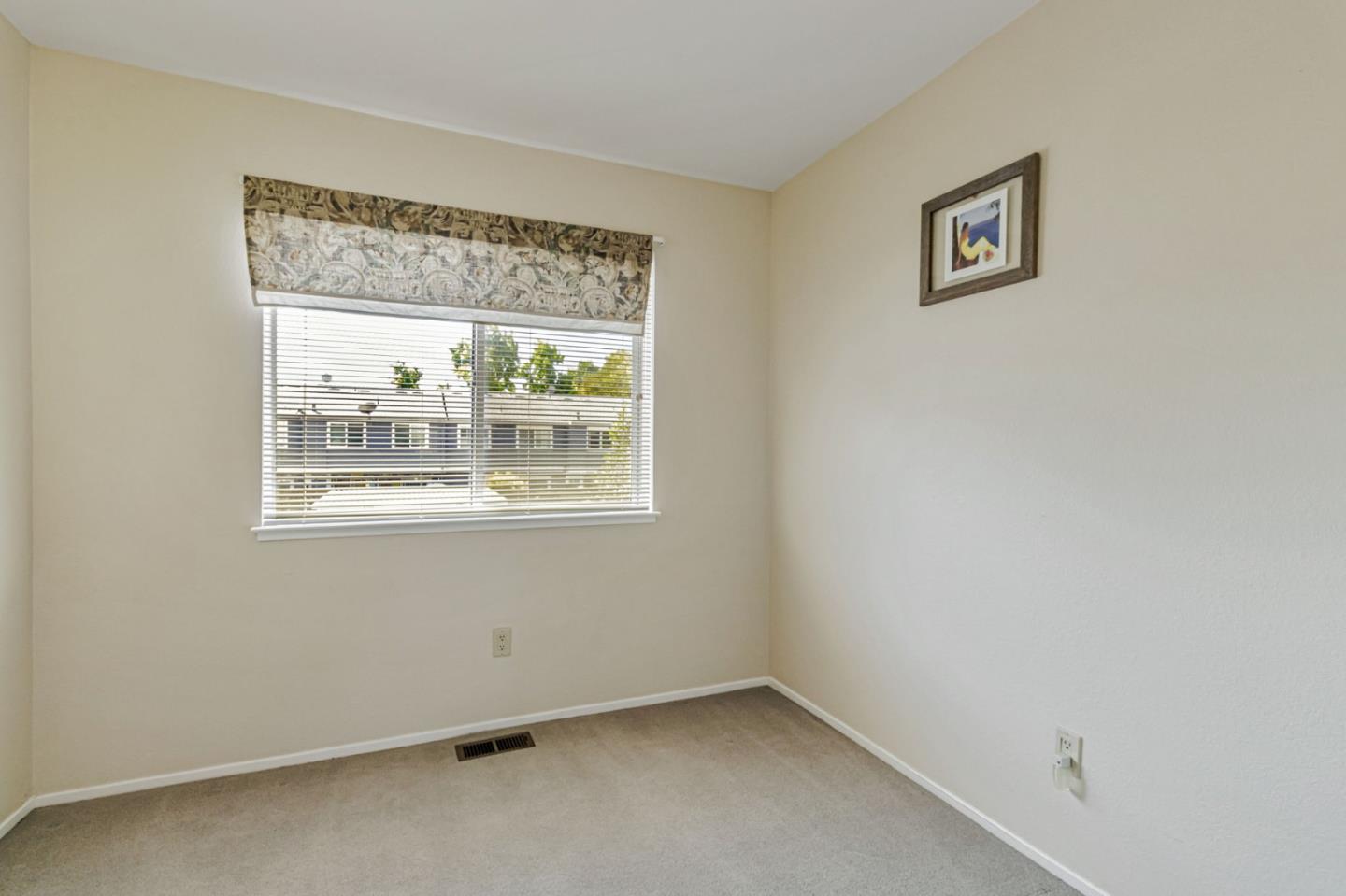Detail Gallery Image 30 of 44 For 1981 Monterey Dr, Livermore,  CA 94551 - 4 Beds | 2/1 Baths