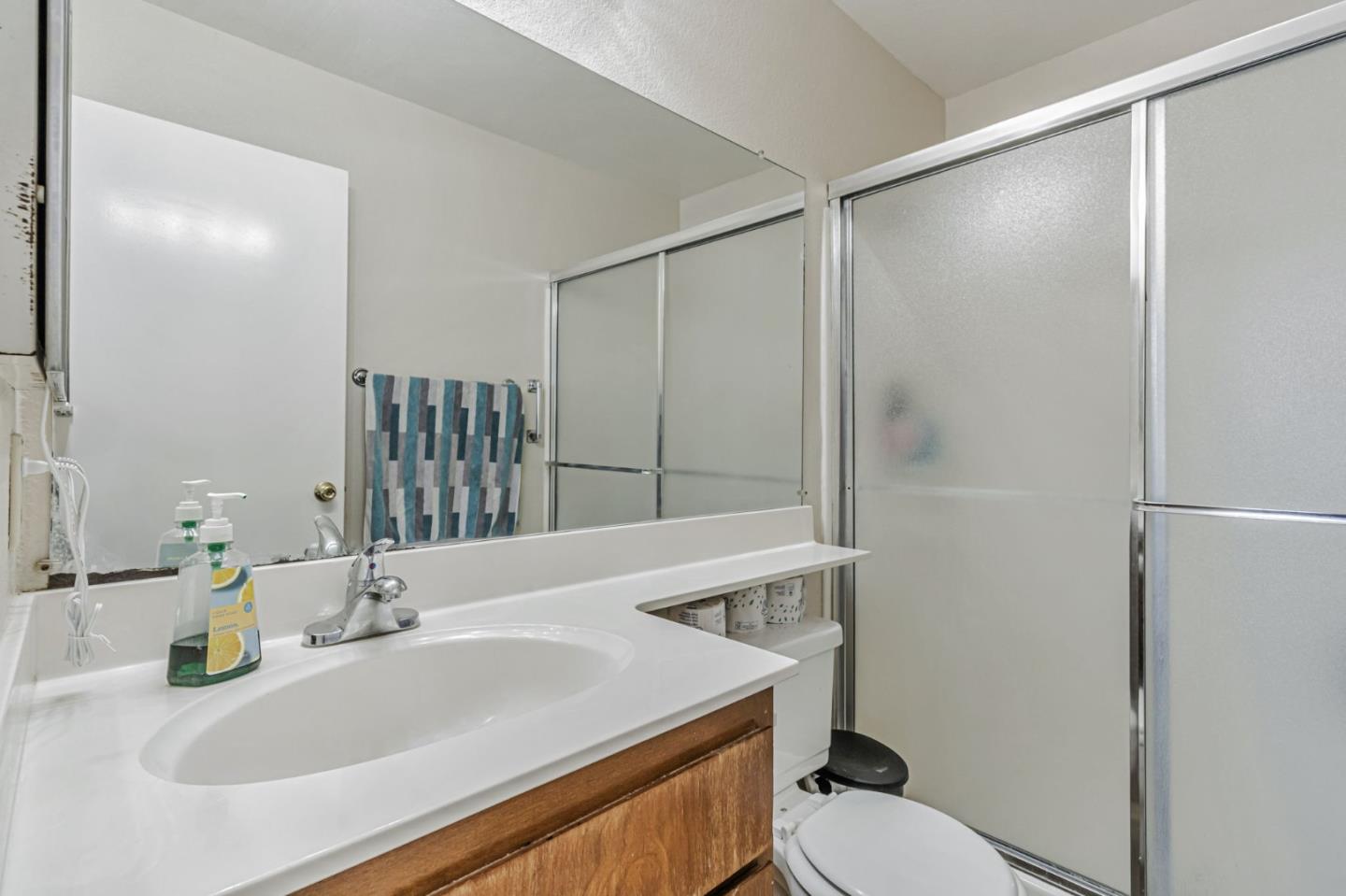 Detail Gallery Image 33 of 44 For 1981 Monterey Dr, Livermore,  CA 94551 - 4 Beds | 2/1 Baths