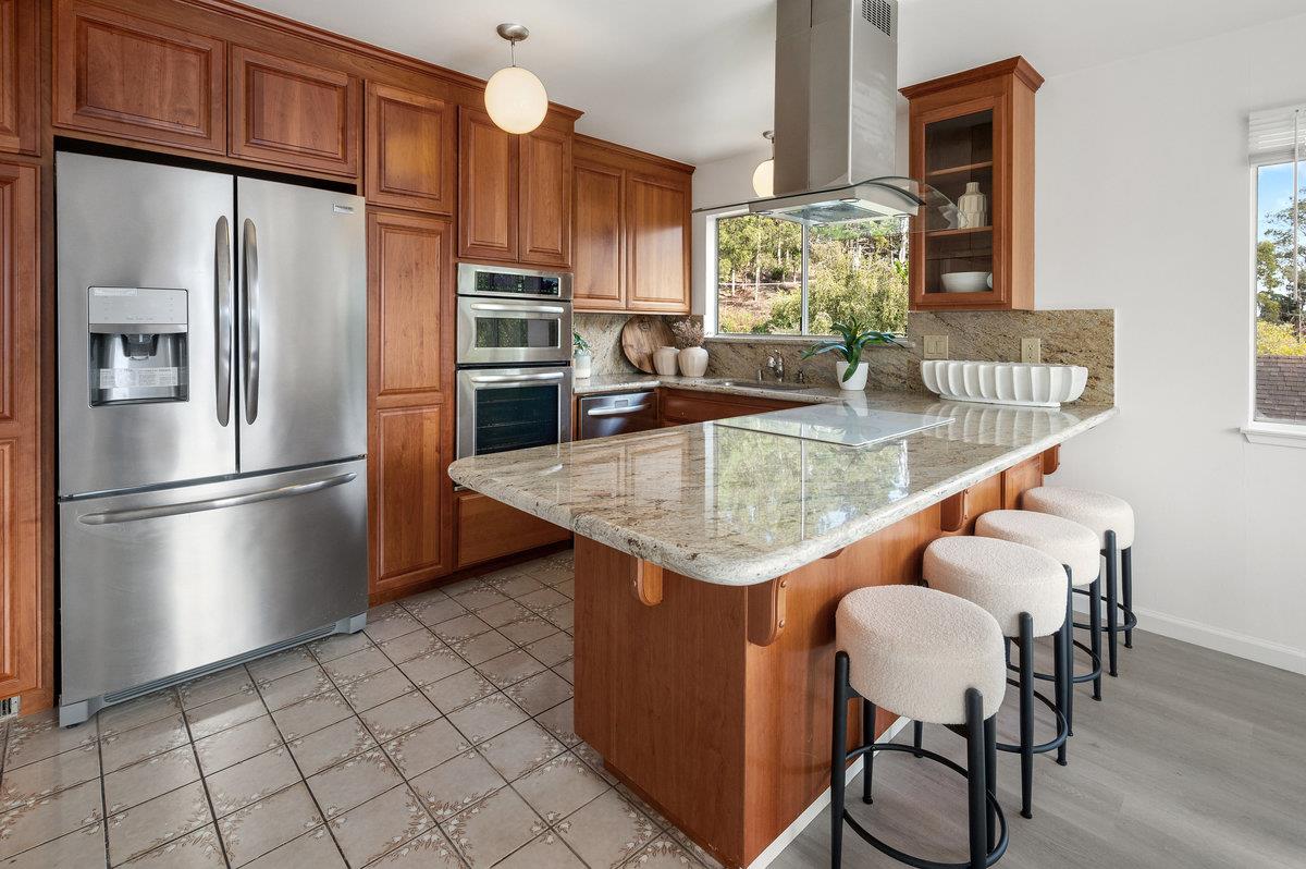 Detail Gallery Image 12 of 41 For 422 Santa Maria Ave, El Granada,  CA 94018 - 4 Beds | 3 Baths