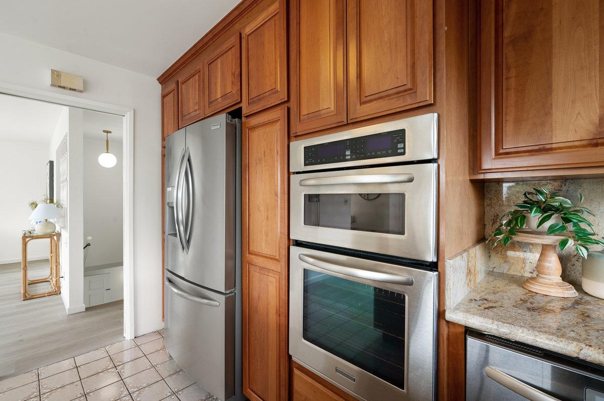 Detail Gallery Image 16 of 41 For 422 Santa Maria Ave, El Granada,  CA 94018 - 4 Beds | 3 Baths