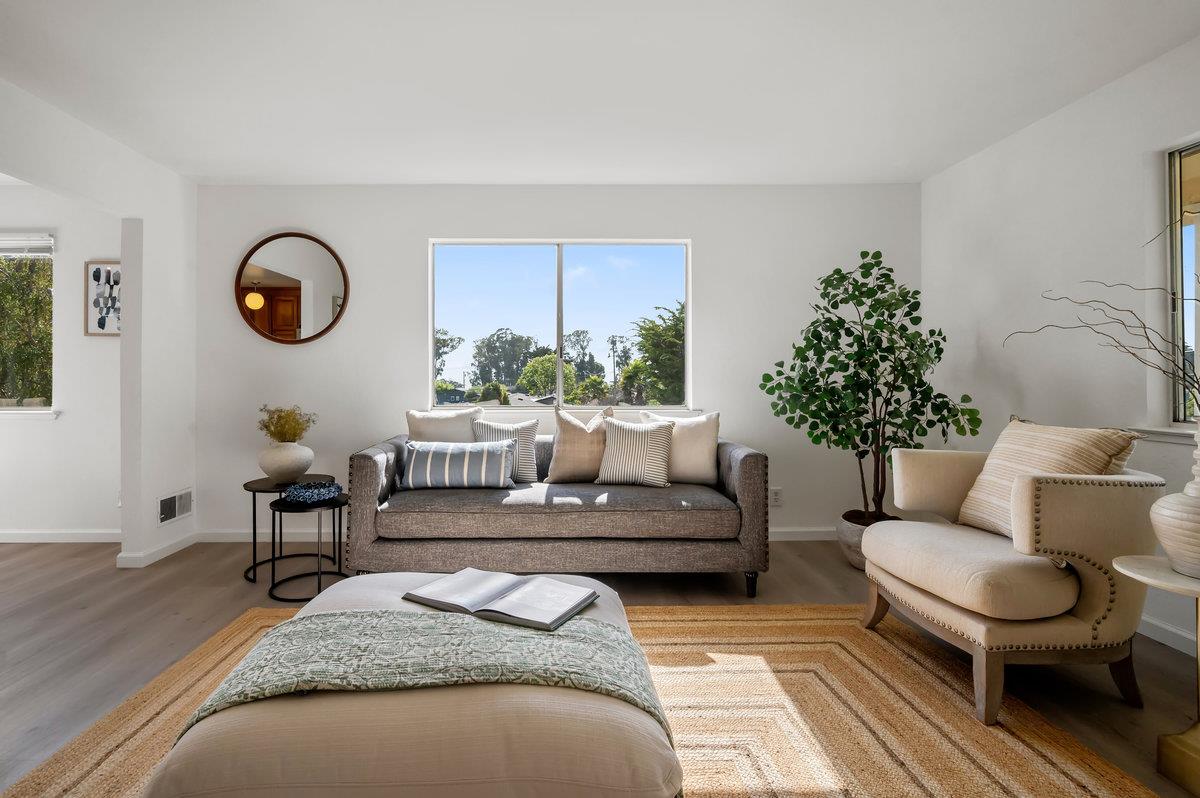 Detail Gallery Image 6 of 41 For 422 Santa Maria Ave, El Granada,  CA 94018 - 4 Beds | 3 Baths